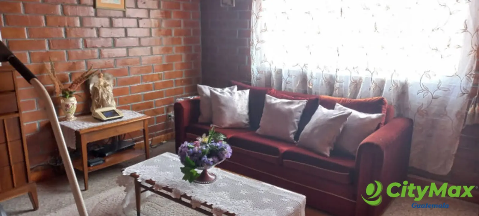 En venta casa grande con jardín La Floresta zona 9 Xela - foto 3