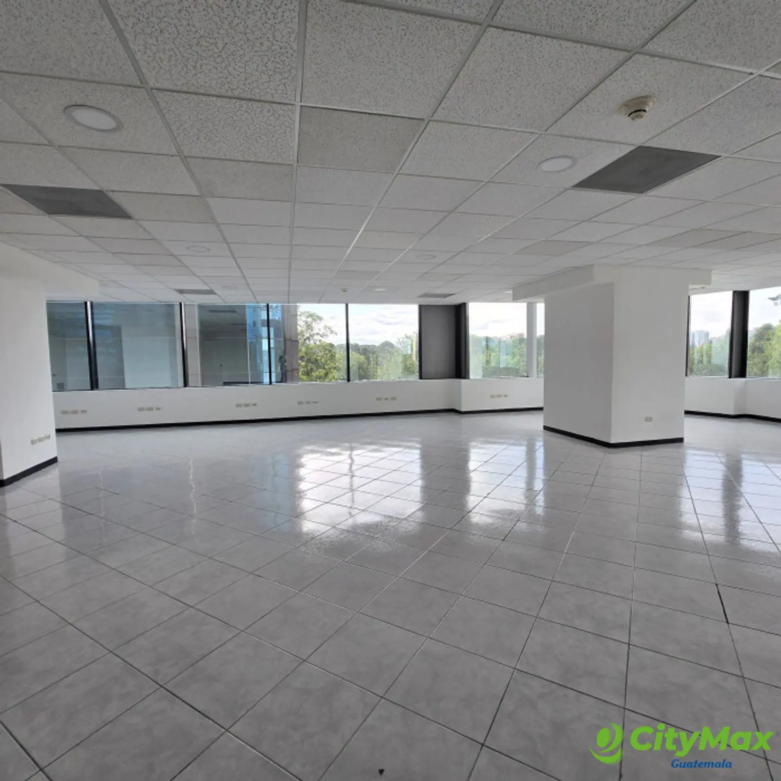 En renta en zona 14 Guatemala Oficina Comercial - foto 2