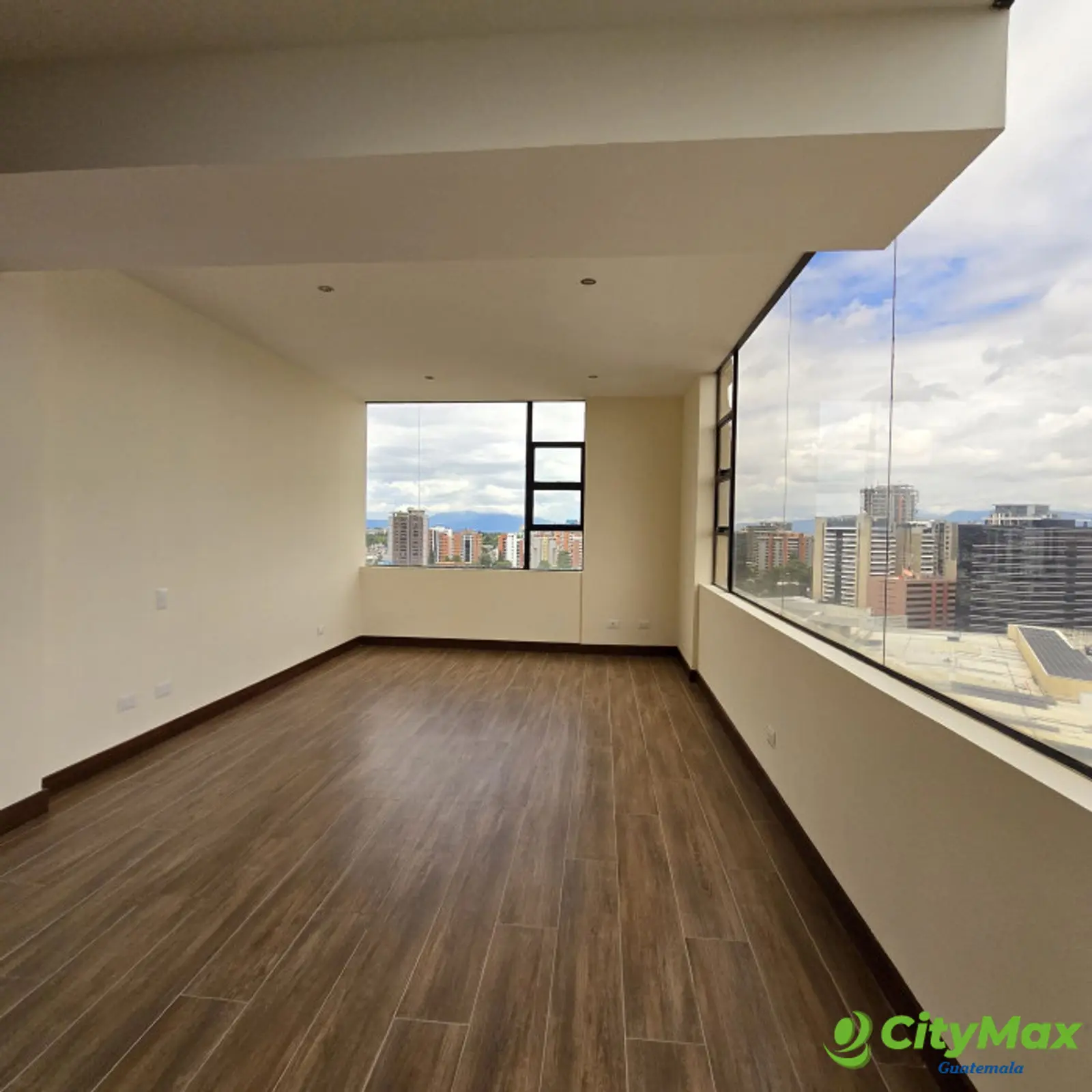 En Venta Apartamento en Zona 10 REMODELADO  - foto 17