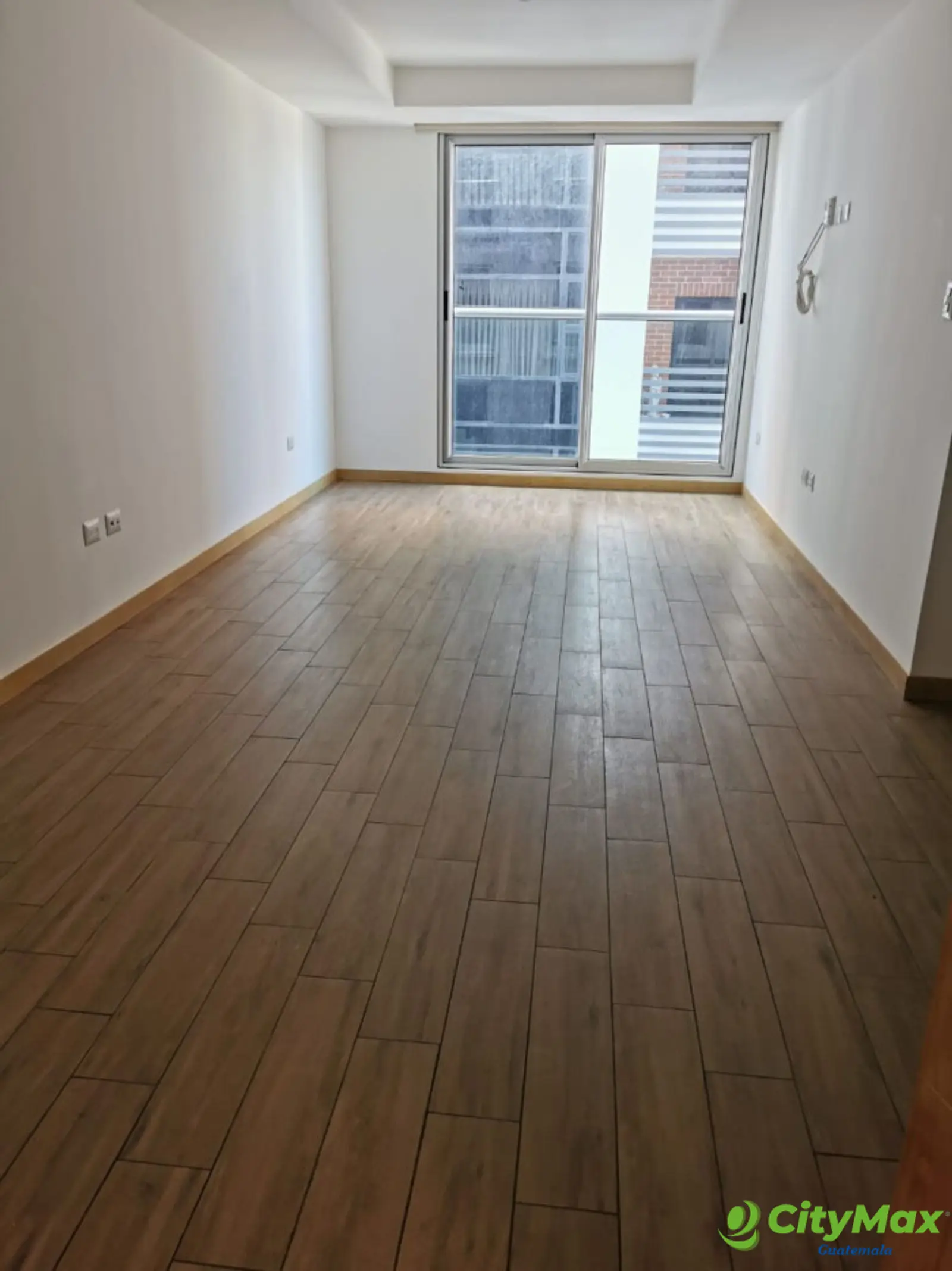 Apartamento en renta en zona 10 de 2 habitaciones - foto 2