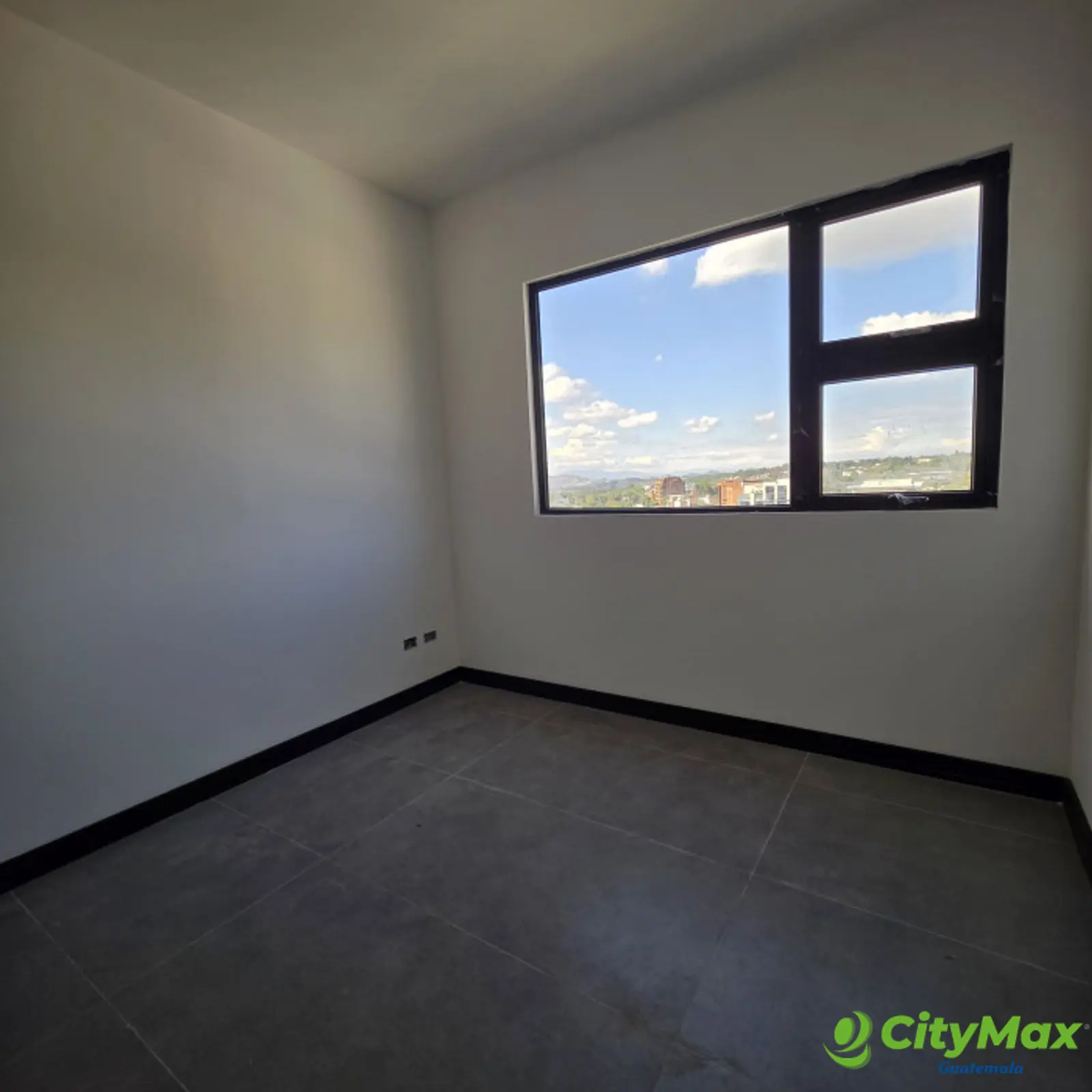 Apartamento 3 Dormitorios en Venta Zona 15 Nivel Alto - foto 12