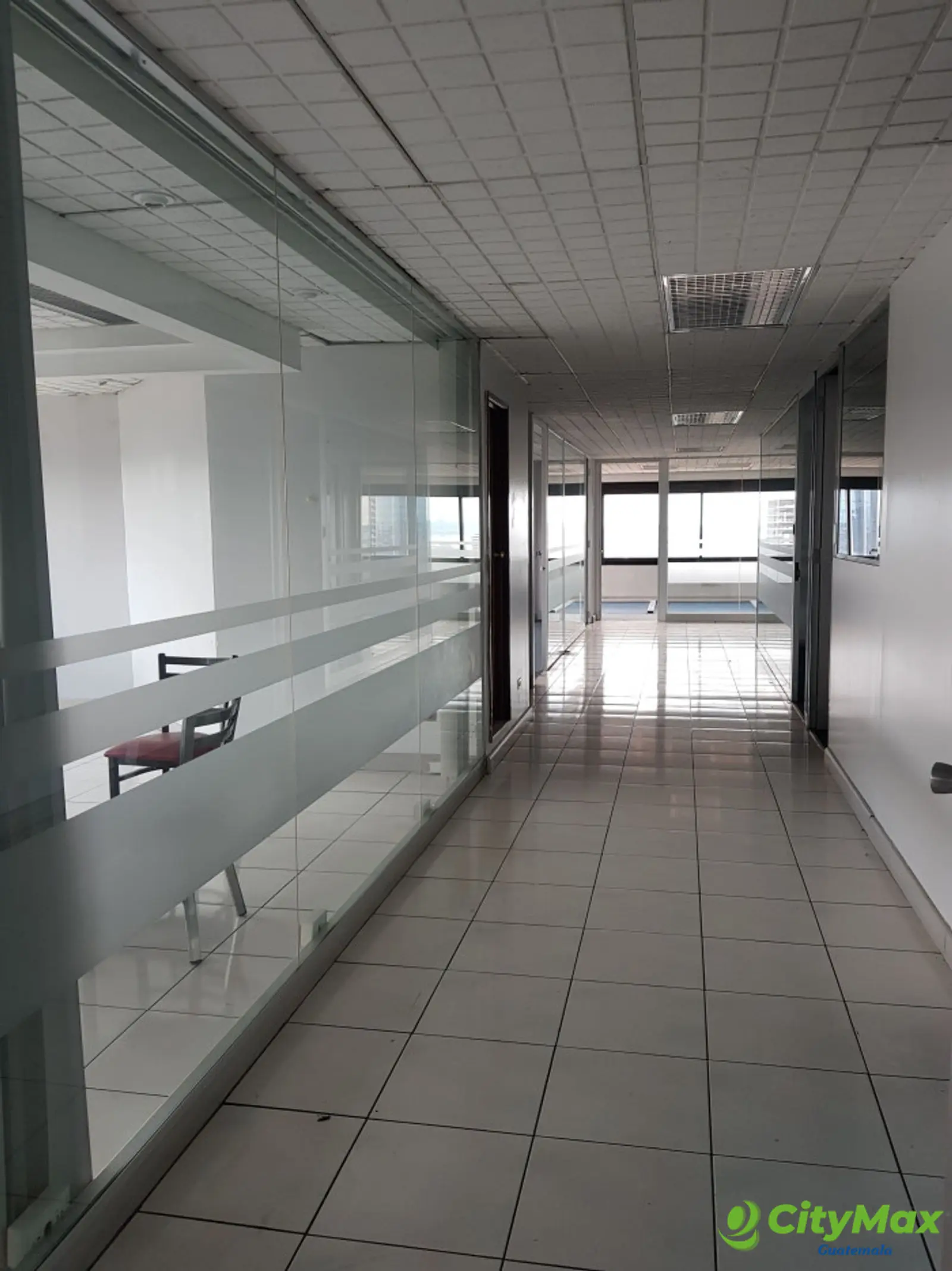 En Alquiler Oficina en Zona 10 Guatemala - foto 18
