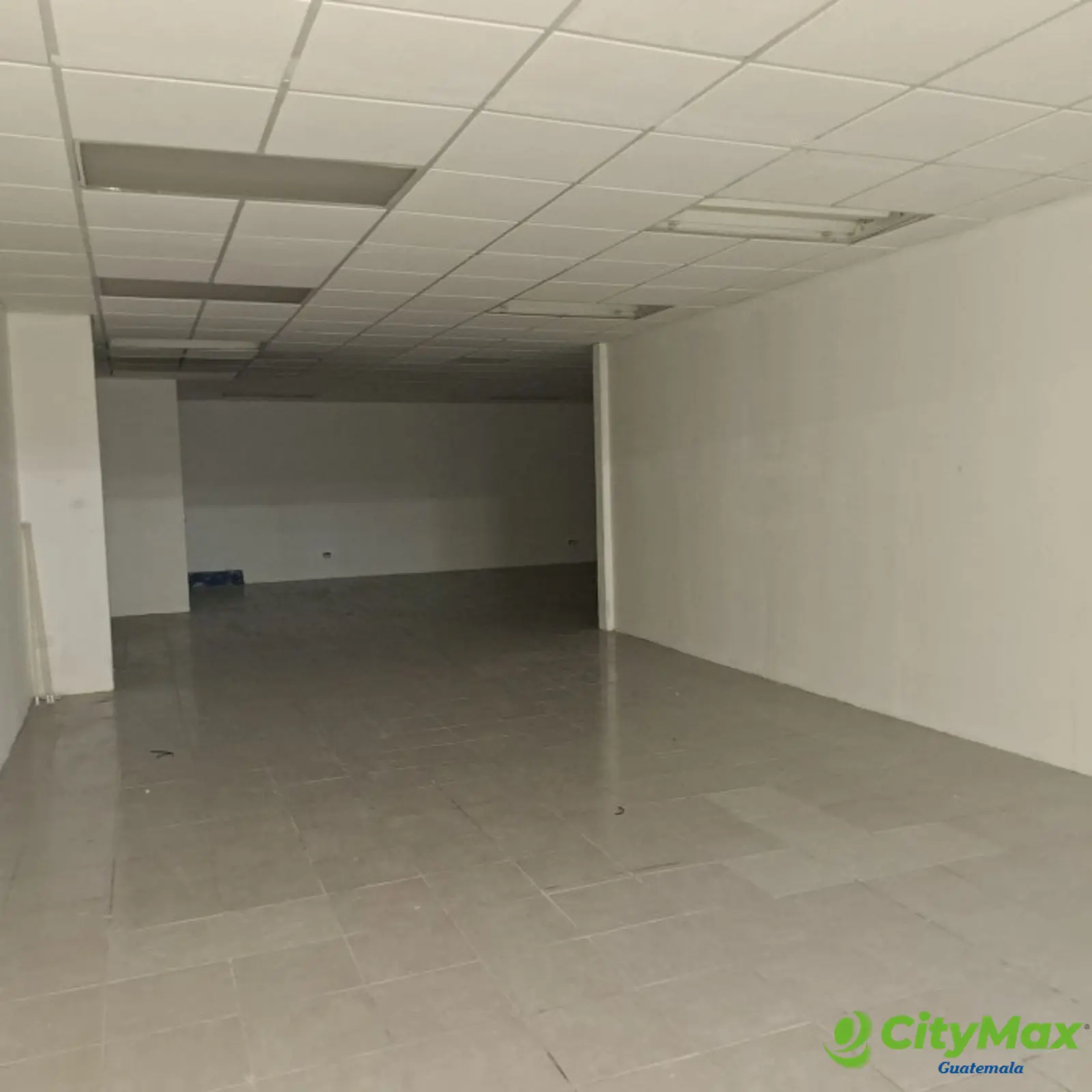 En ALQUILER LOCAL Comercial En zona 5 Centro Comercial - foto 3