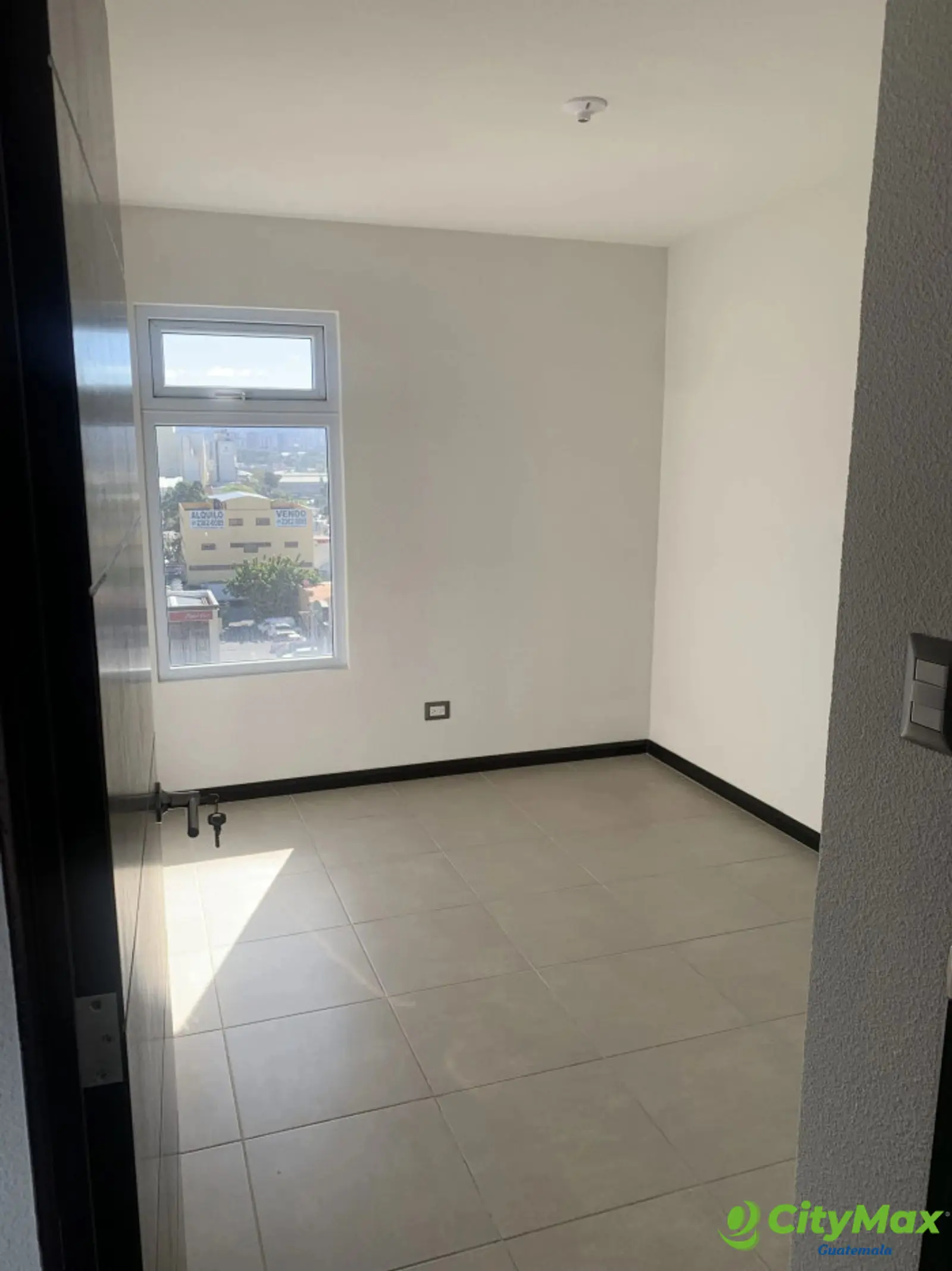 En Venta Apartamento En Villasol Zona 12 - foto 4