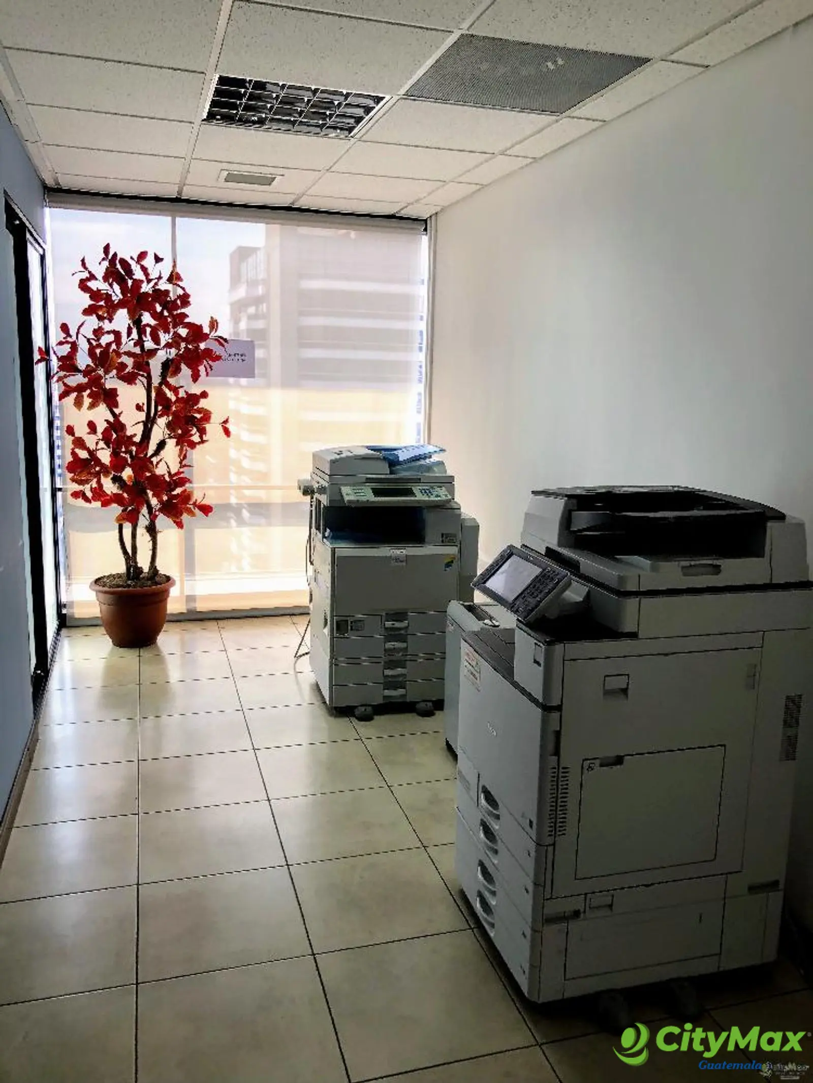 Oficina venta para inversión zona 10 Guatemala - foto 2