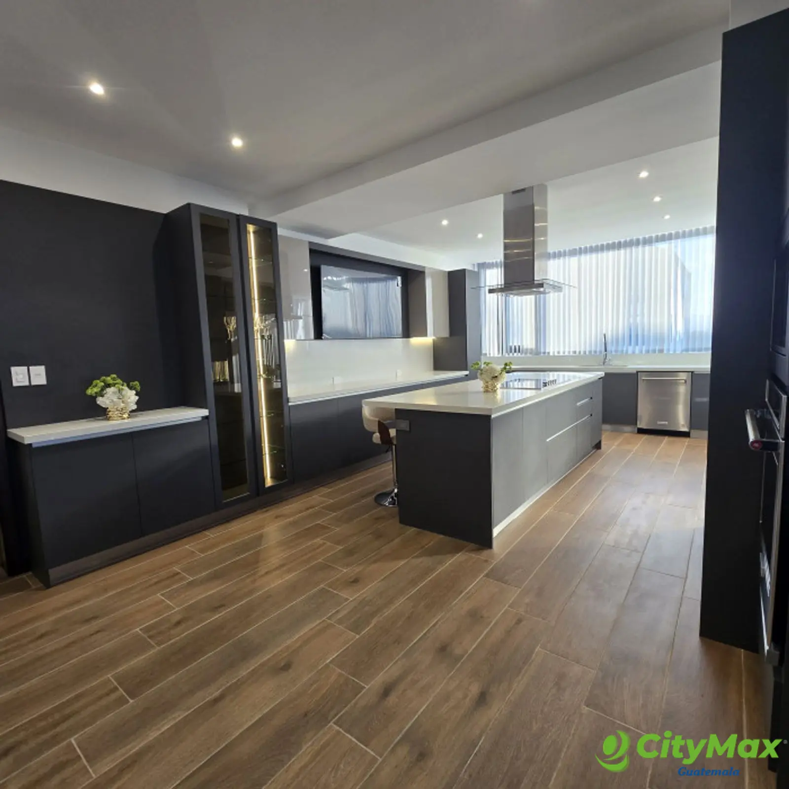 Penthouse de lujo Amueblado en Venta Zona 10 Guatemala - foto 7