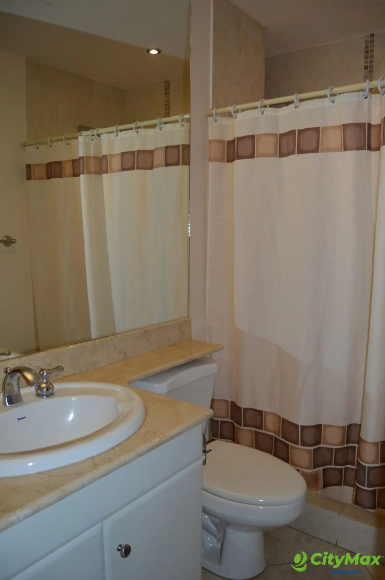 Apartamento amueblado en renta en zona 10 Guatemala - foto 12