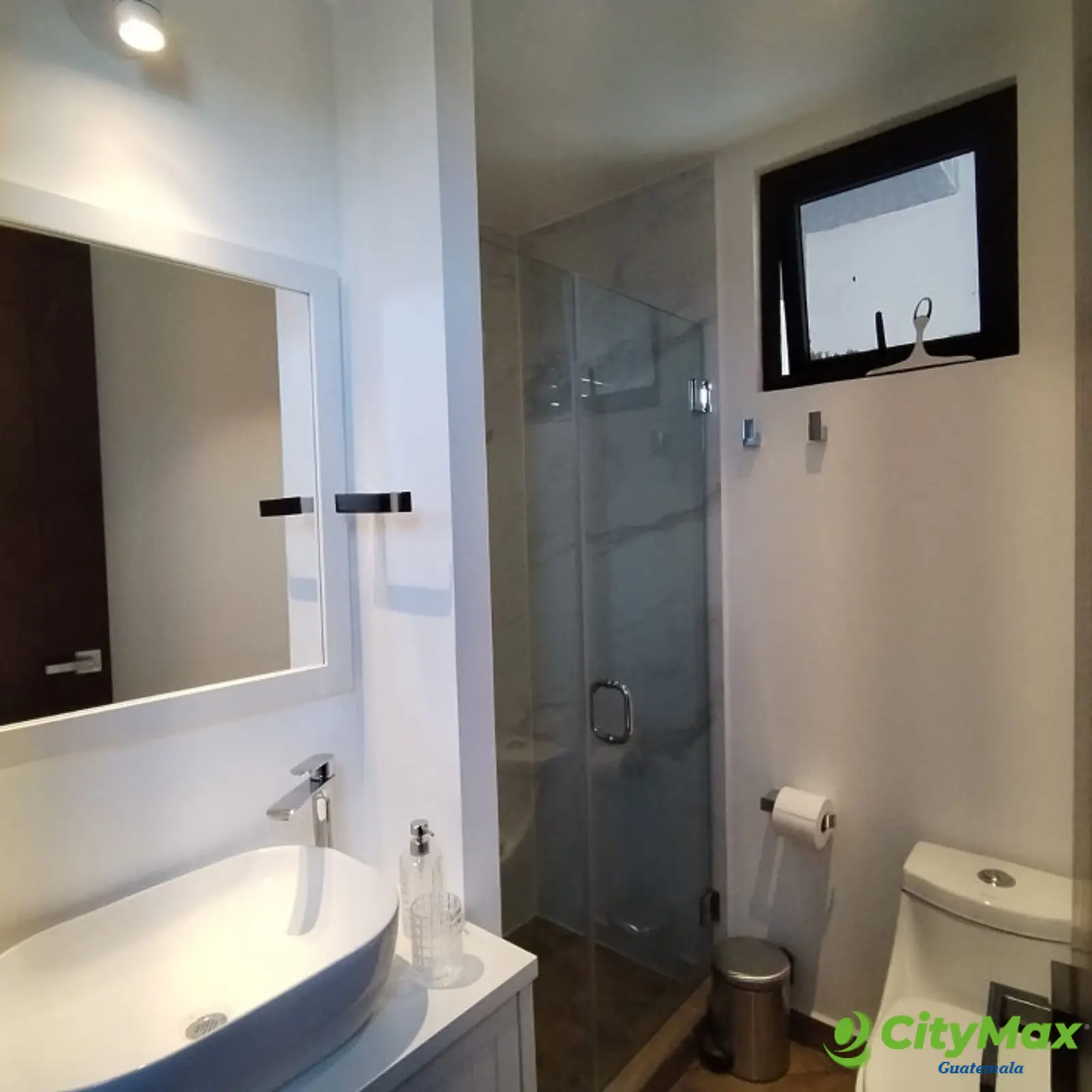 Apartamento Amueblado en Venta o Renta en la Zona 10 - foto 28