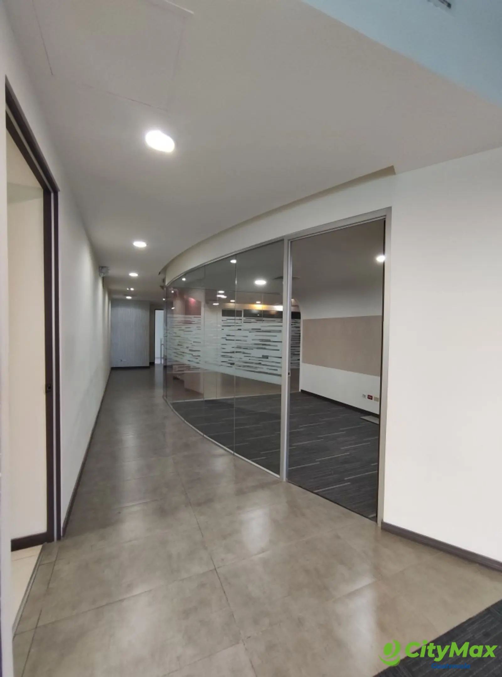 En VENTA OFICINA en Zona Pradera zona 10 Guatemala - foto 10