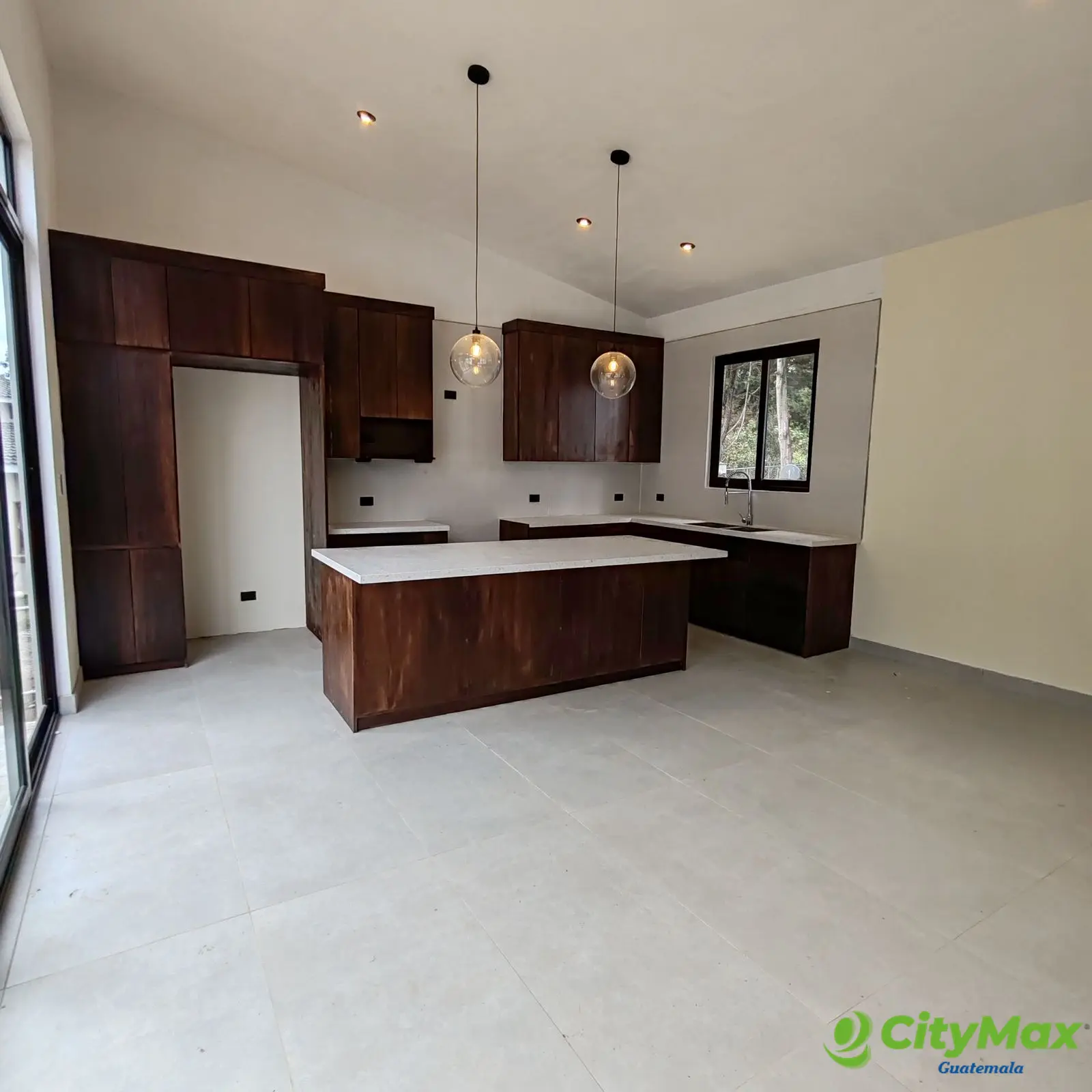 Casa en Venta en San Lucas Sacatepequez de 1 Nivel  - foto 2