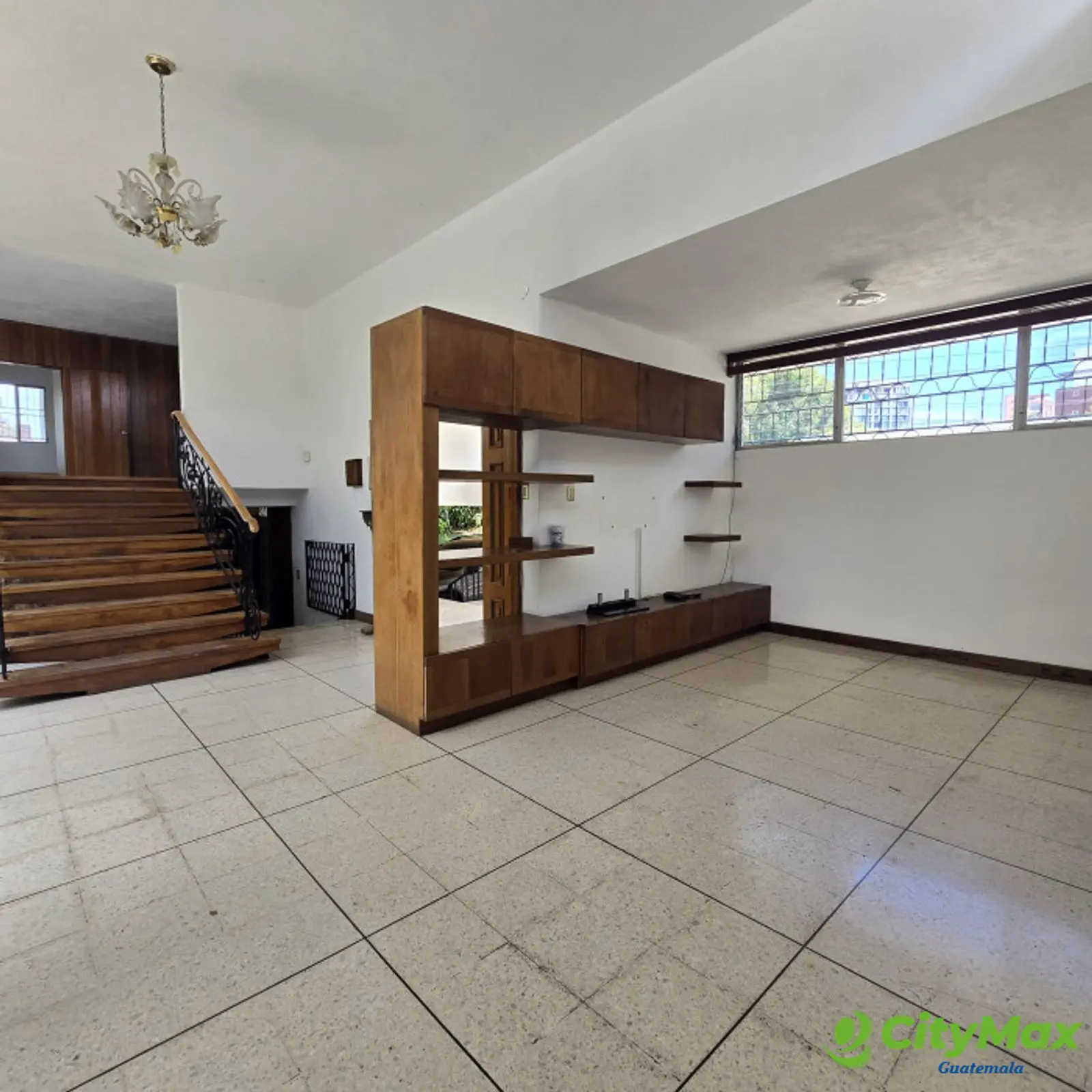 En Renta Casa en Zona 15 ideal para oficinas !! - foto 17