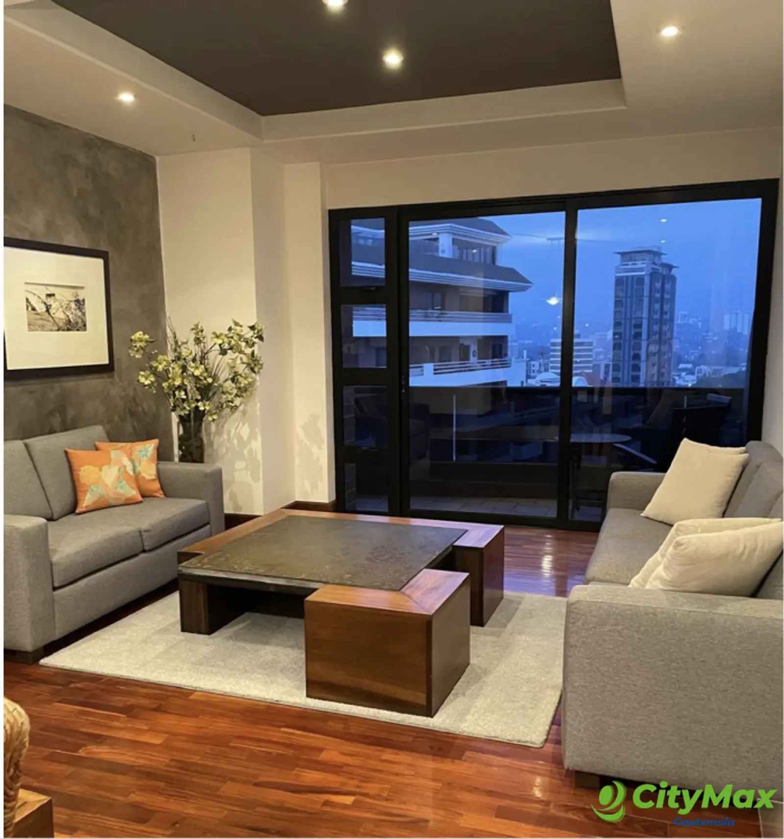 En Alquiler Apartamento amueblado en Zona 10 - foto 14
