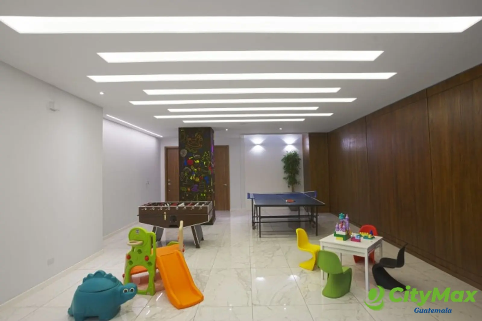 Apartamento en renta con jardín en la zona 10 - foto 14