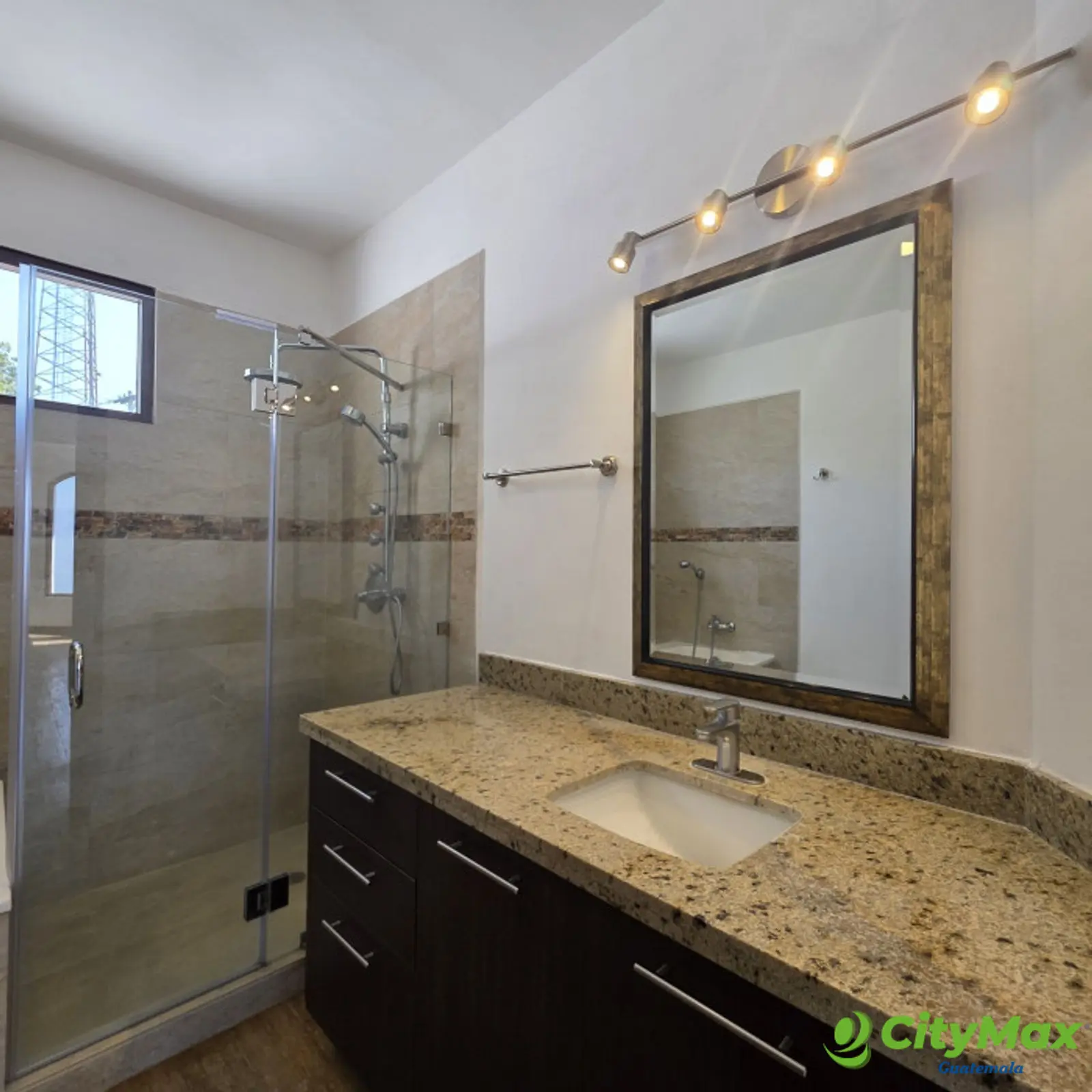 Lujosa casa en venta en Montebello CES Guatemala - foto 24