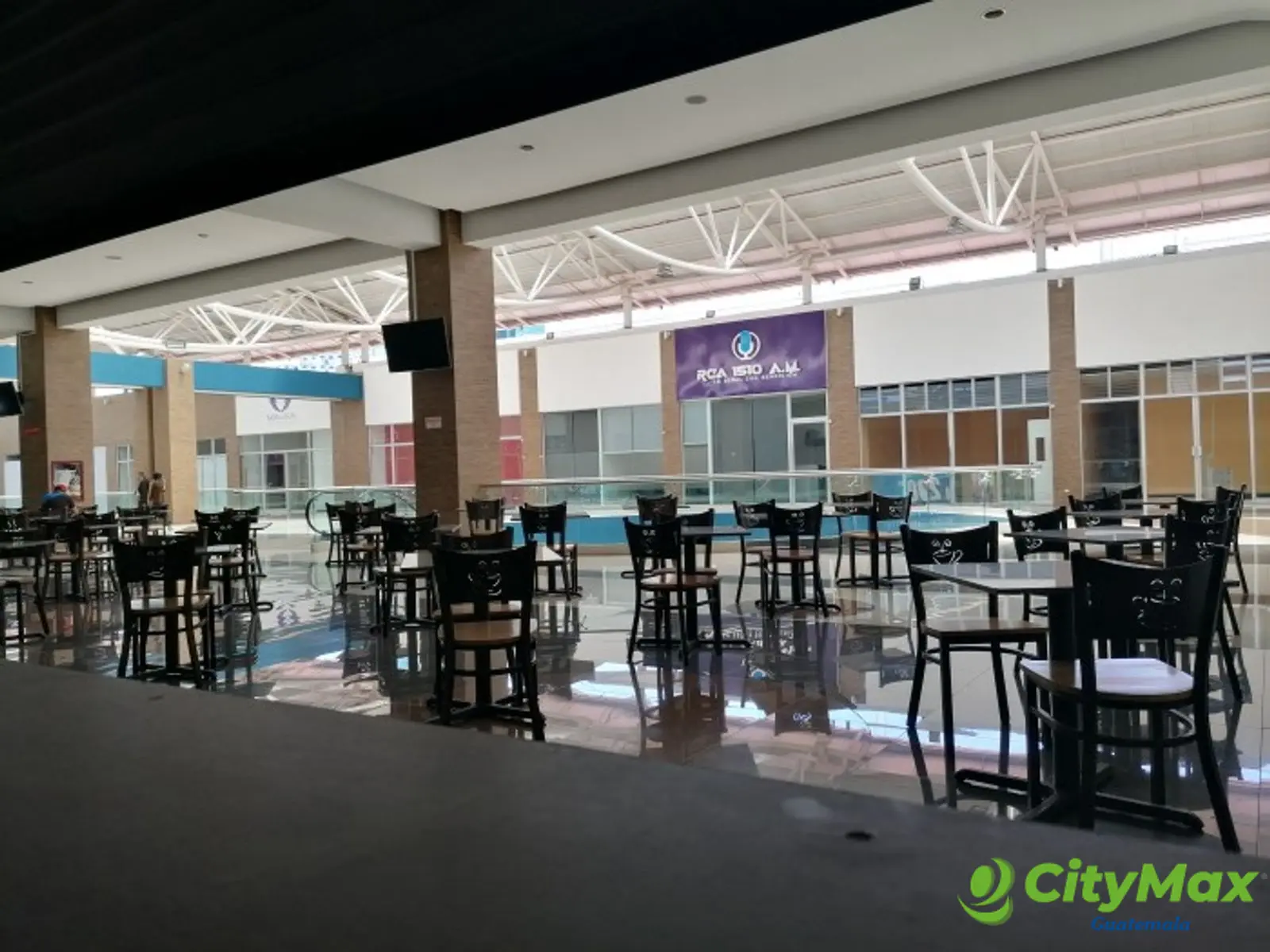 Local en Renta sobre la Roosevelt en Foodcourt - foto 6
