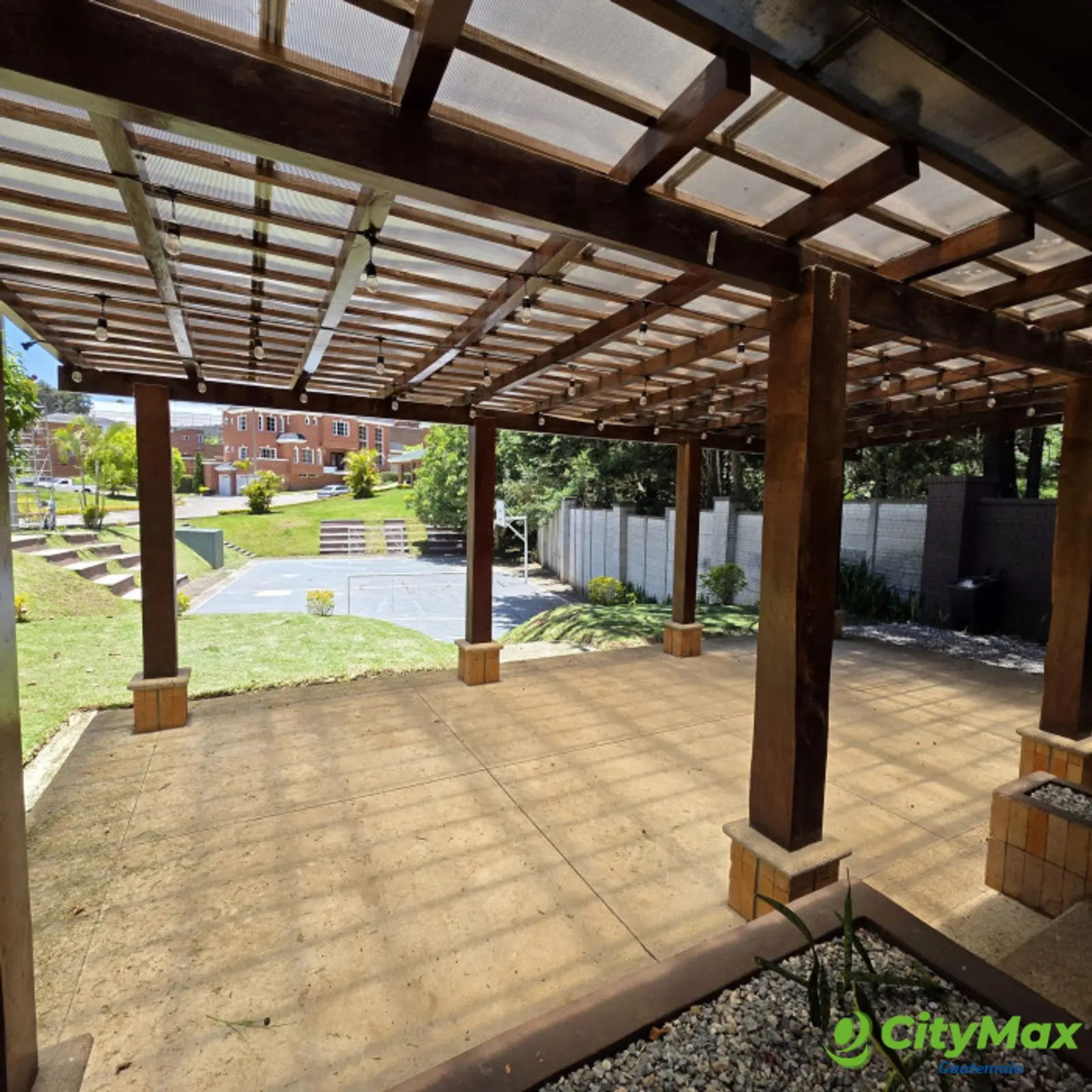 En Carretera a El Salvador amplia casa en venta!!!! - foto 18