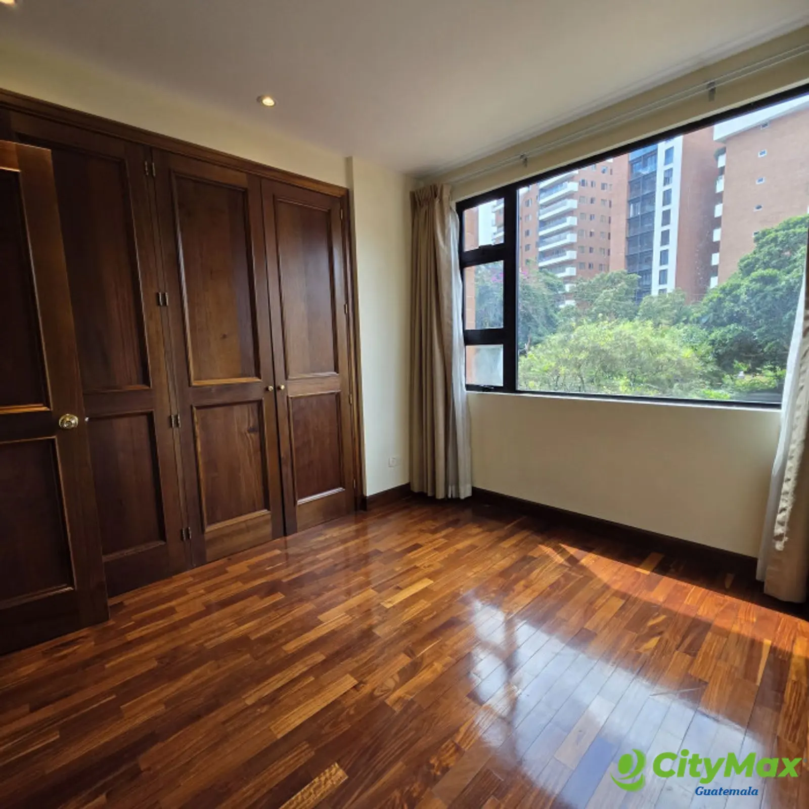 Apartamento En Renta en Zona 10 Altos De Santa Clara - foto 14