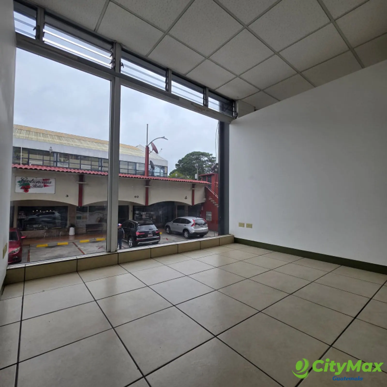 Local Comercial en RENTA en Avenida Las Americas Z.13 - foto 6
