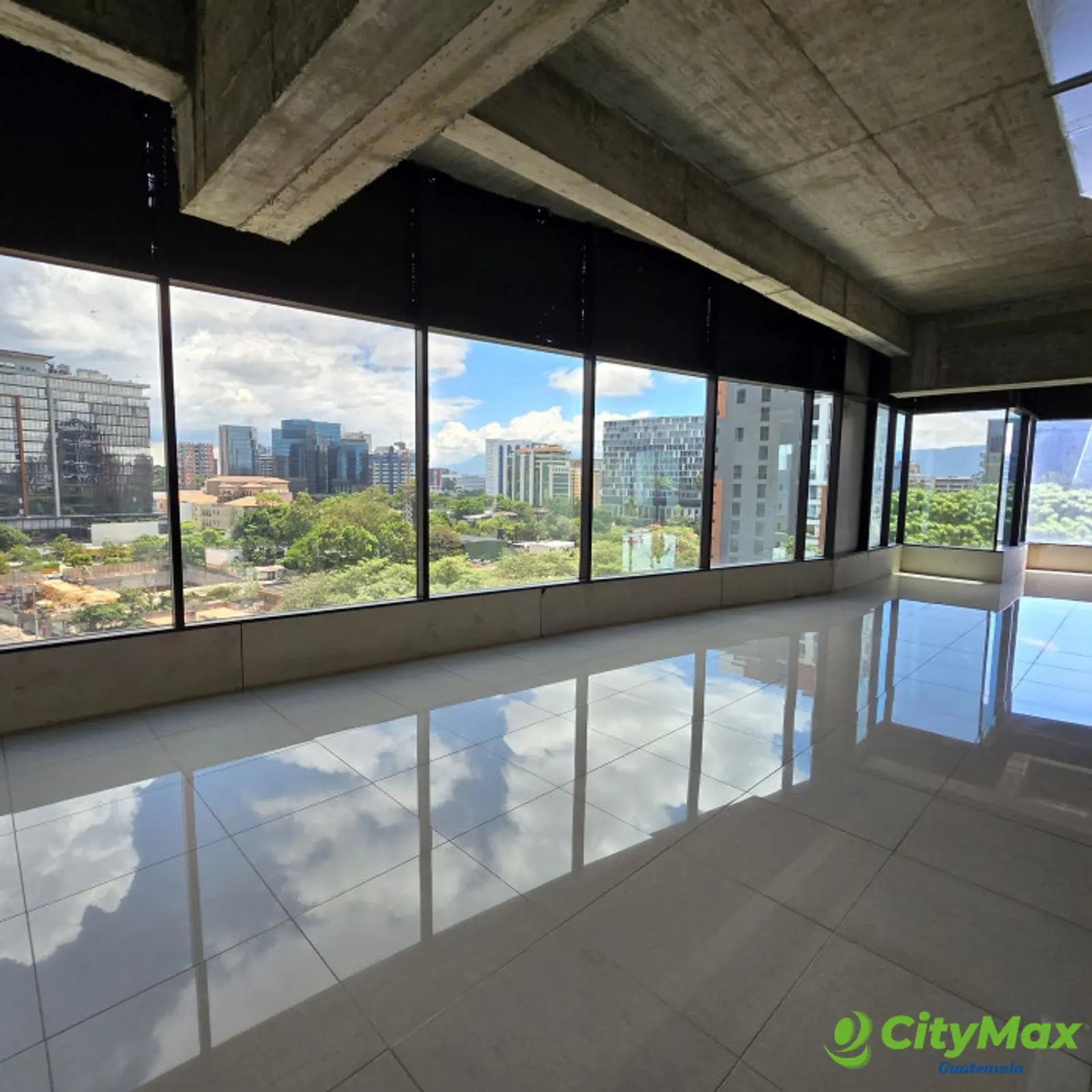 Oficina en Venta zona 10 cercano a oakland  - foto 6