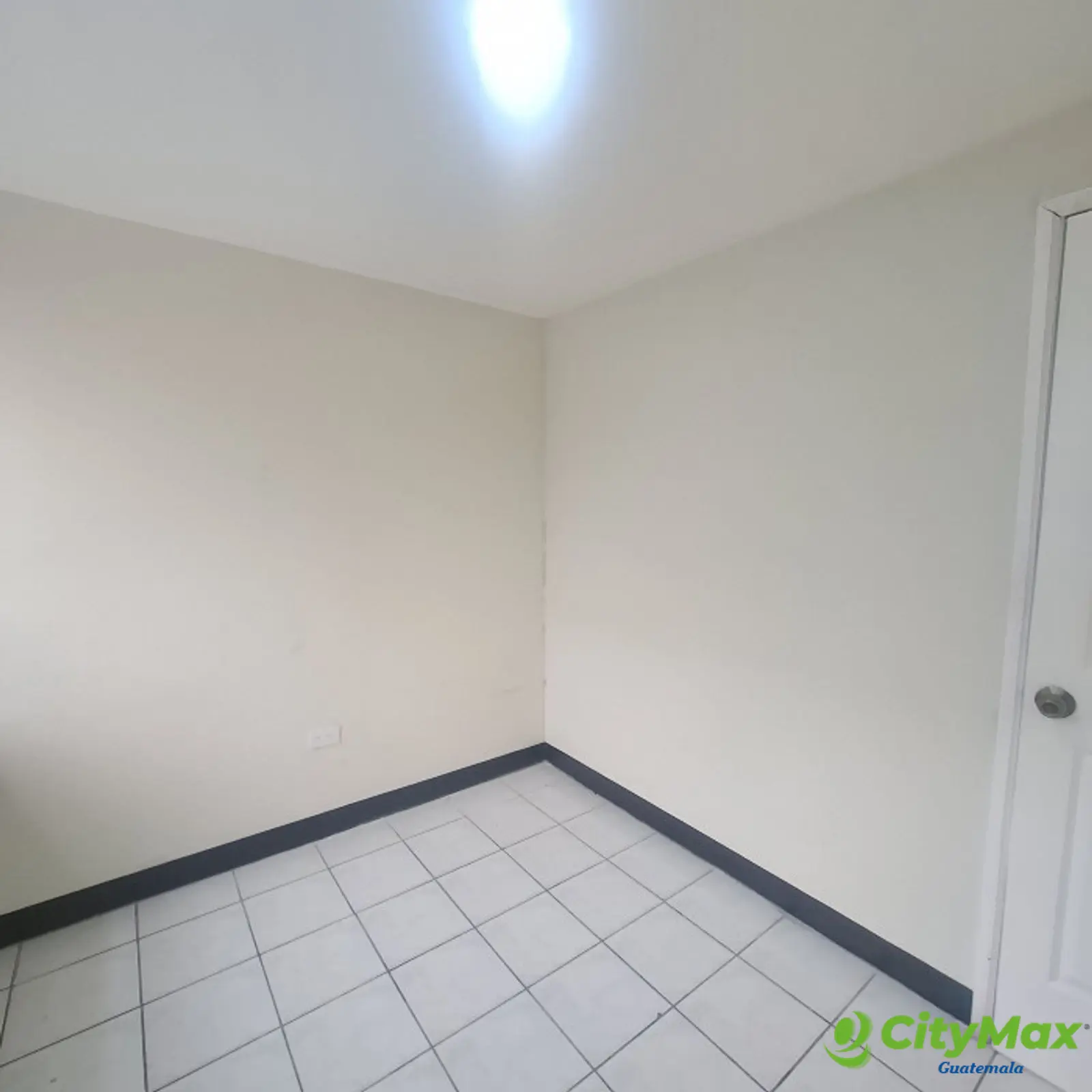 Oficina Comercial en Renta en Zona 10 Ciudad de Guatemala - foto 6