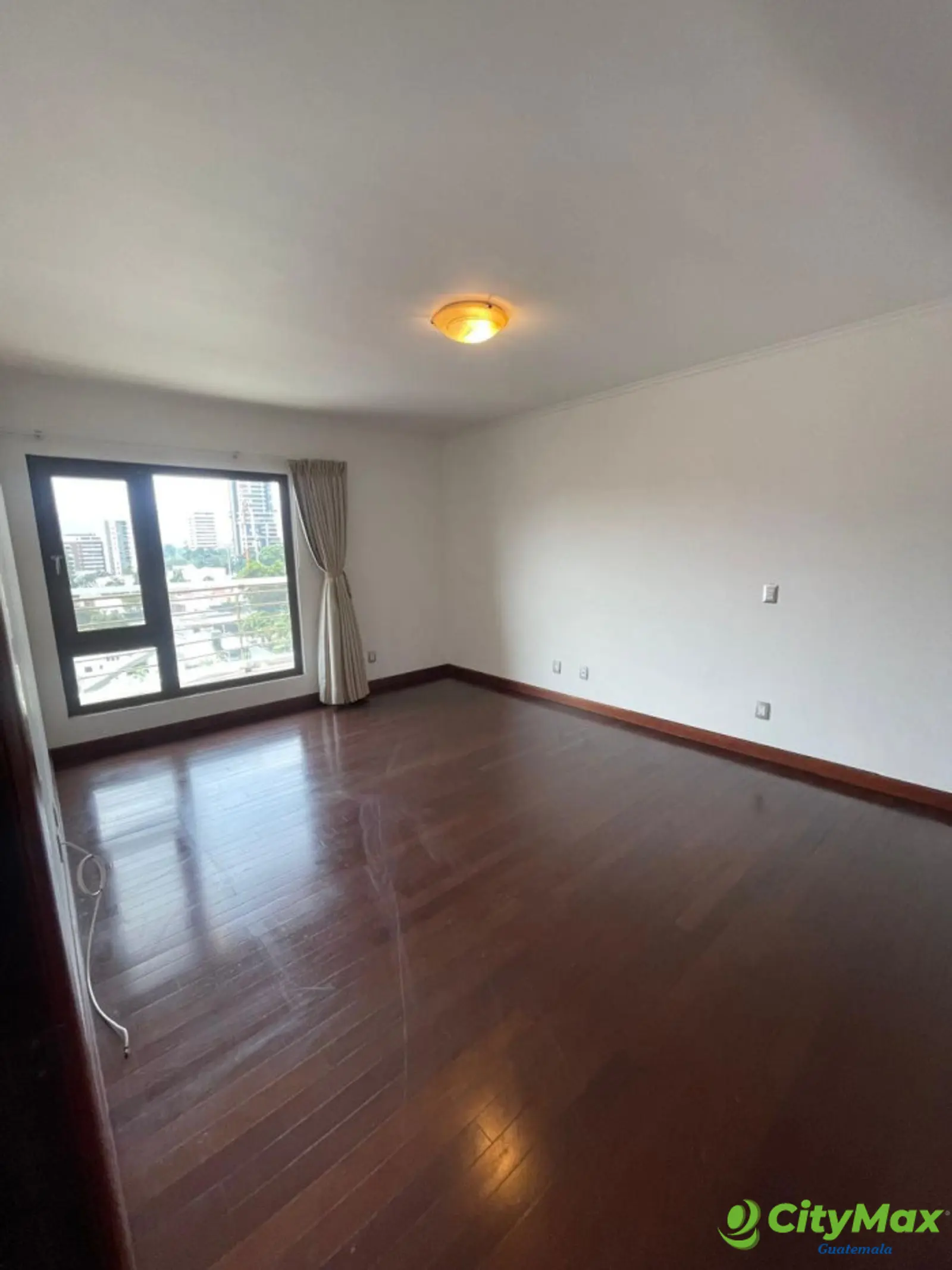 En Renta Apartamento en Tadeus Zona 14 - foto 3