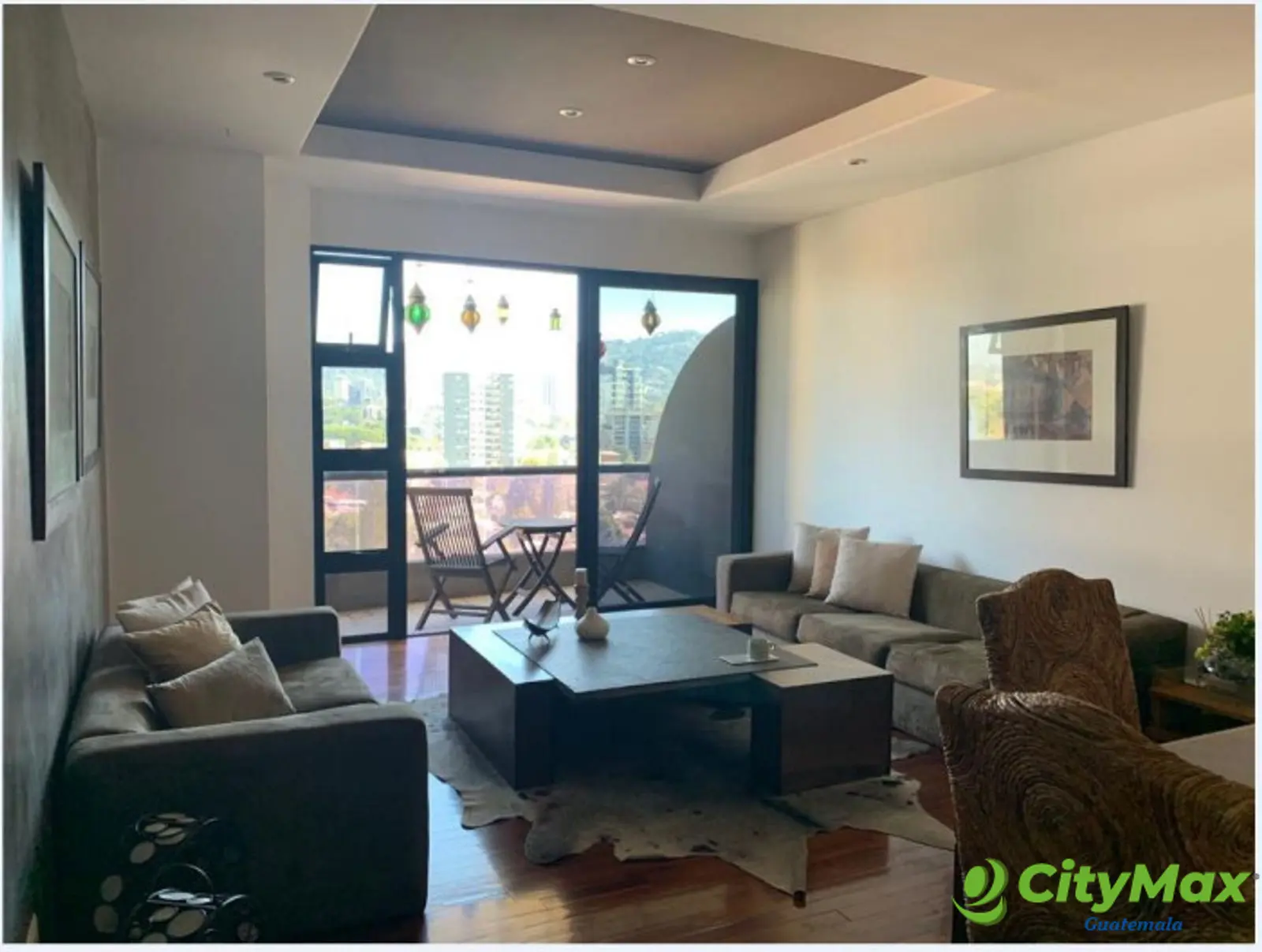 En Alquiler Apartamento amueblado en Zona 10 - foto 4