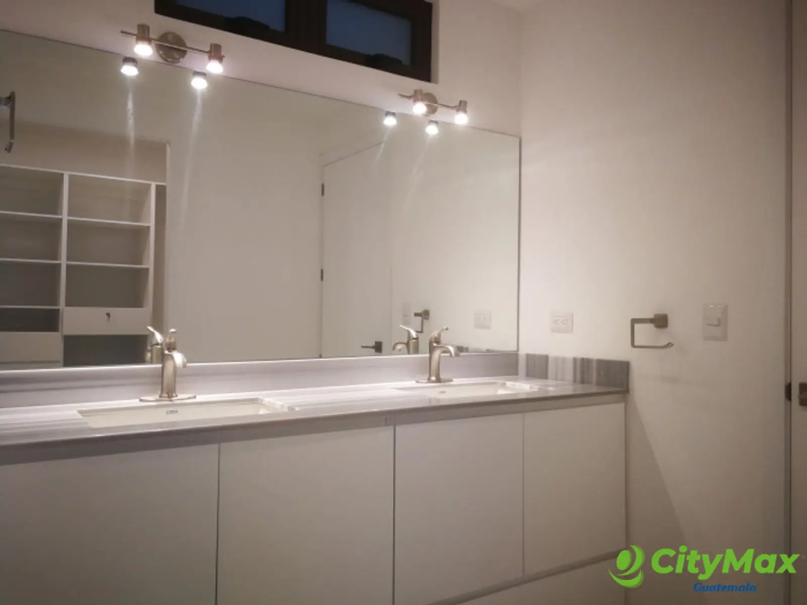 Hermoso Apartamento en renta en zona 10 Guatemala - foto 11