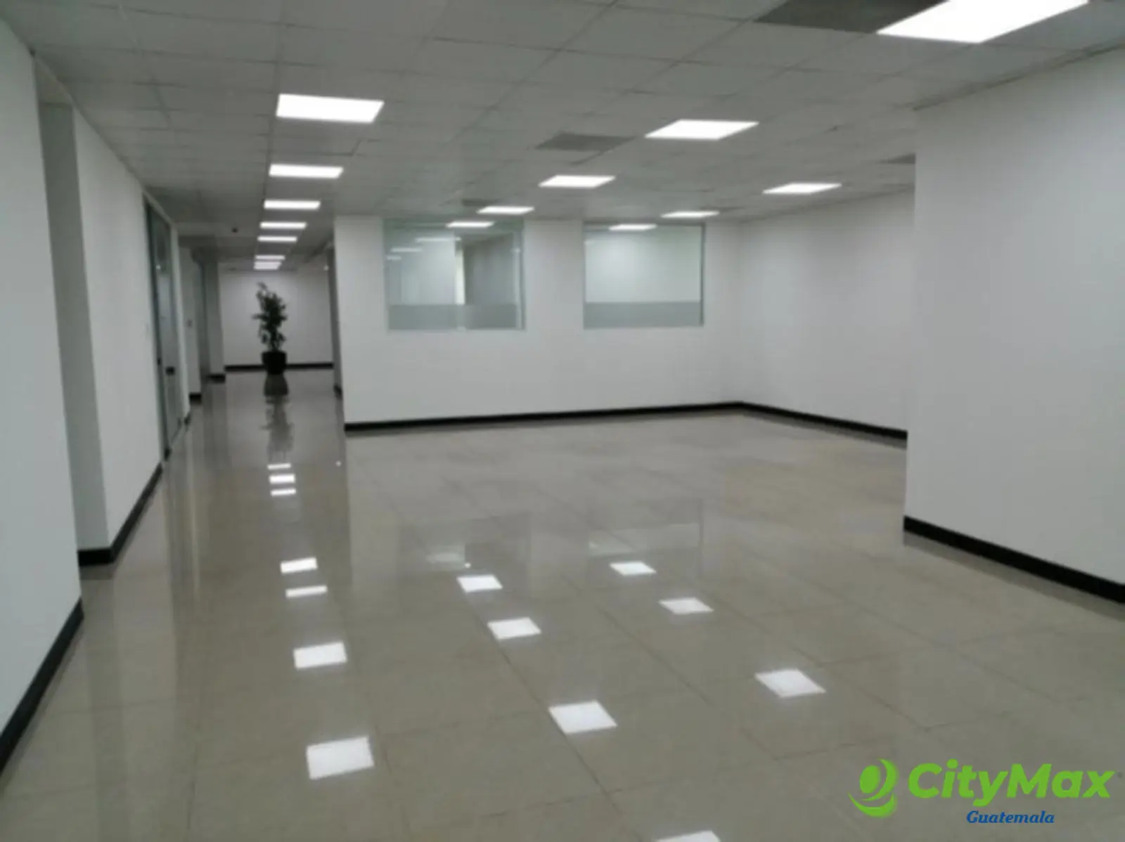 Alquiler Oficina Tabicada en Zona 10 Avenida Reforma - foto 3