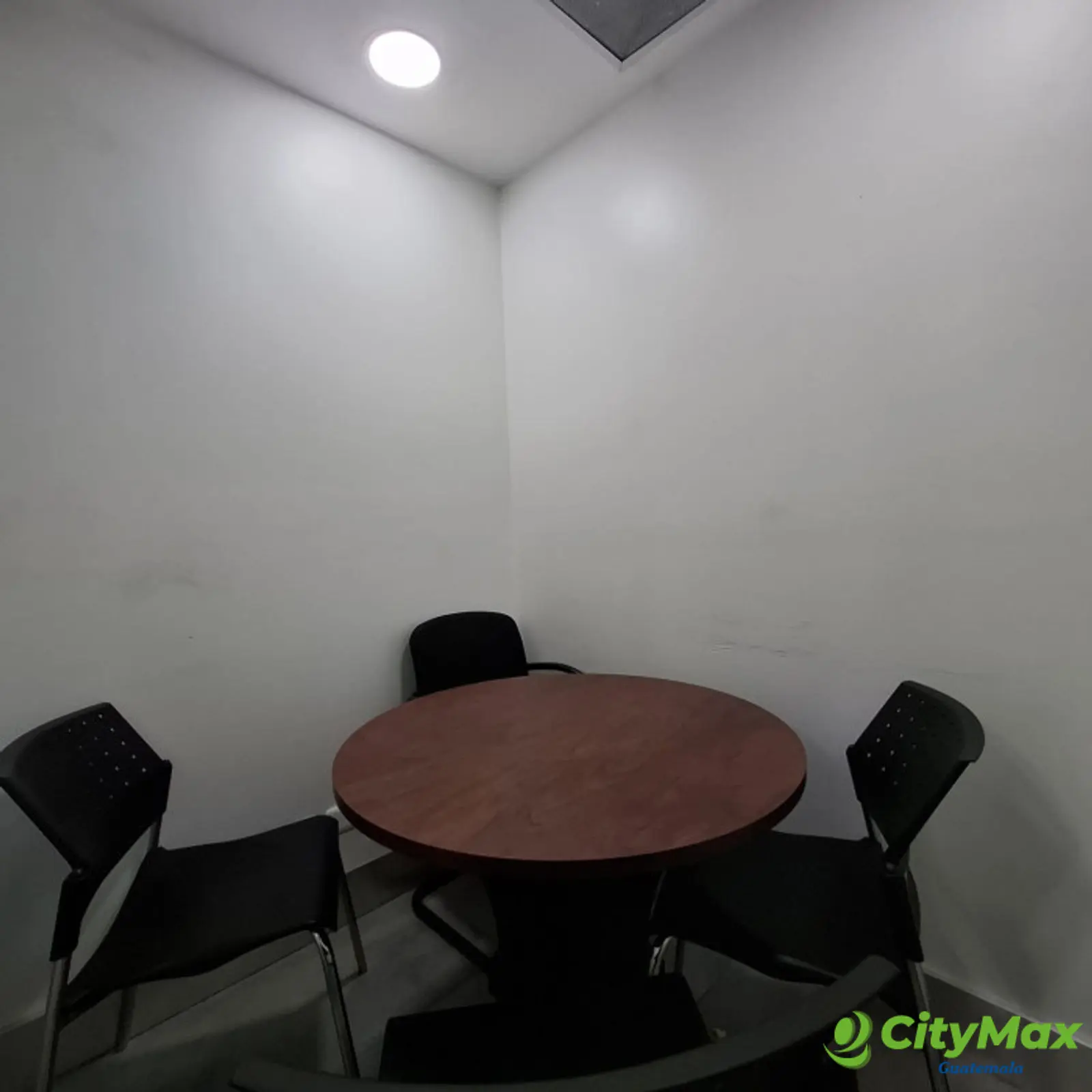 Oficina para inversión en venta en zona 10 Medio nivel - foto 10