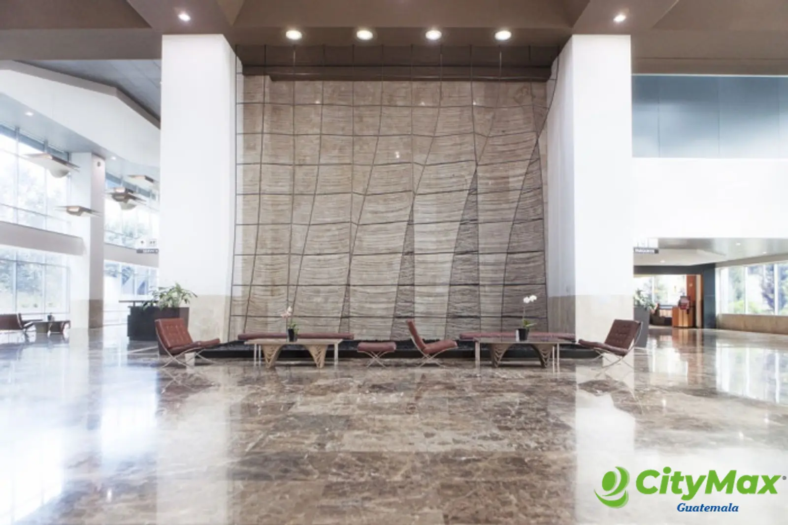 En Alquiler Oficina Zona Pradera con 78.59m2 en Zona 10 - foto 4