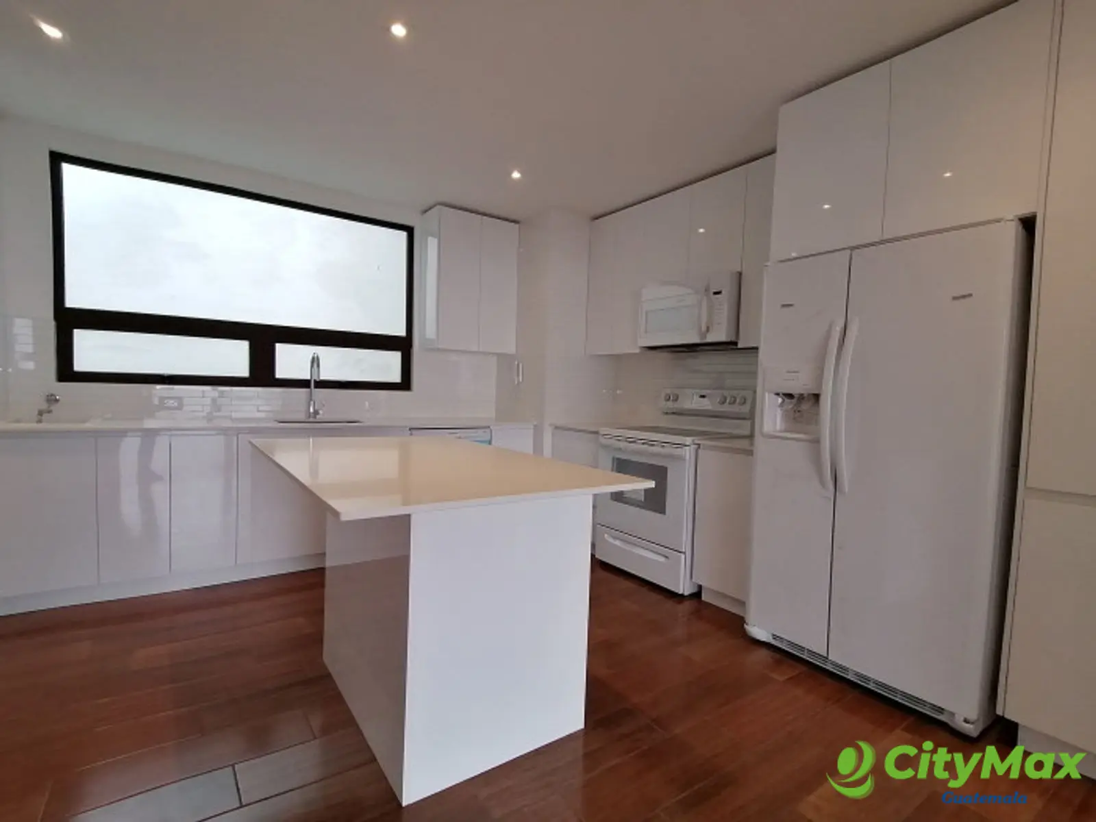 Amplio Apartamento en renta en zona 10 Guatemala - foto 10