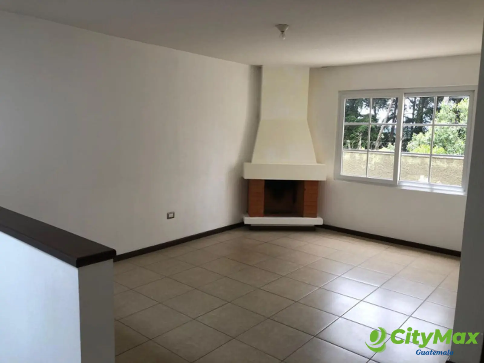 Casa en Condominio en Renta en Fraijanes Guatemala - sala familiar