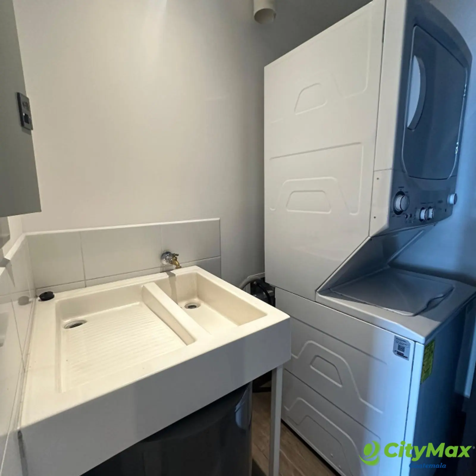 IQ10 Se vende apartamento 2 habitaciones en Zona 10 - foto 25