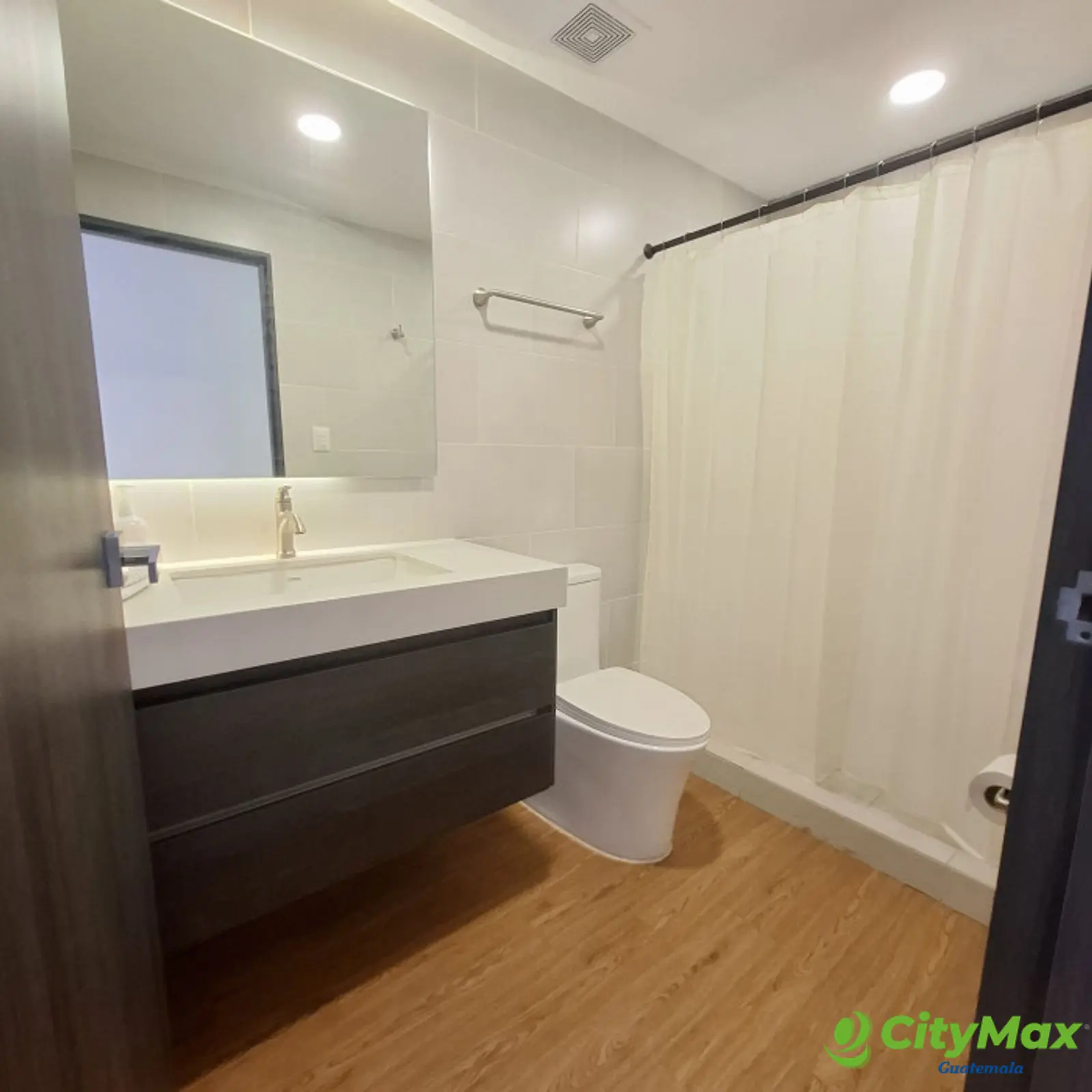Apartamento- estudio amueblado en alquiler en Zona 10  - foto 9