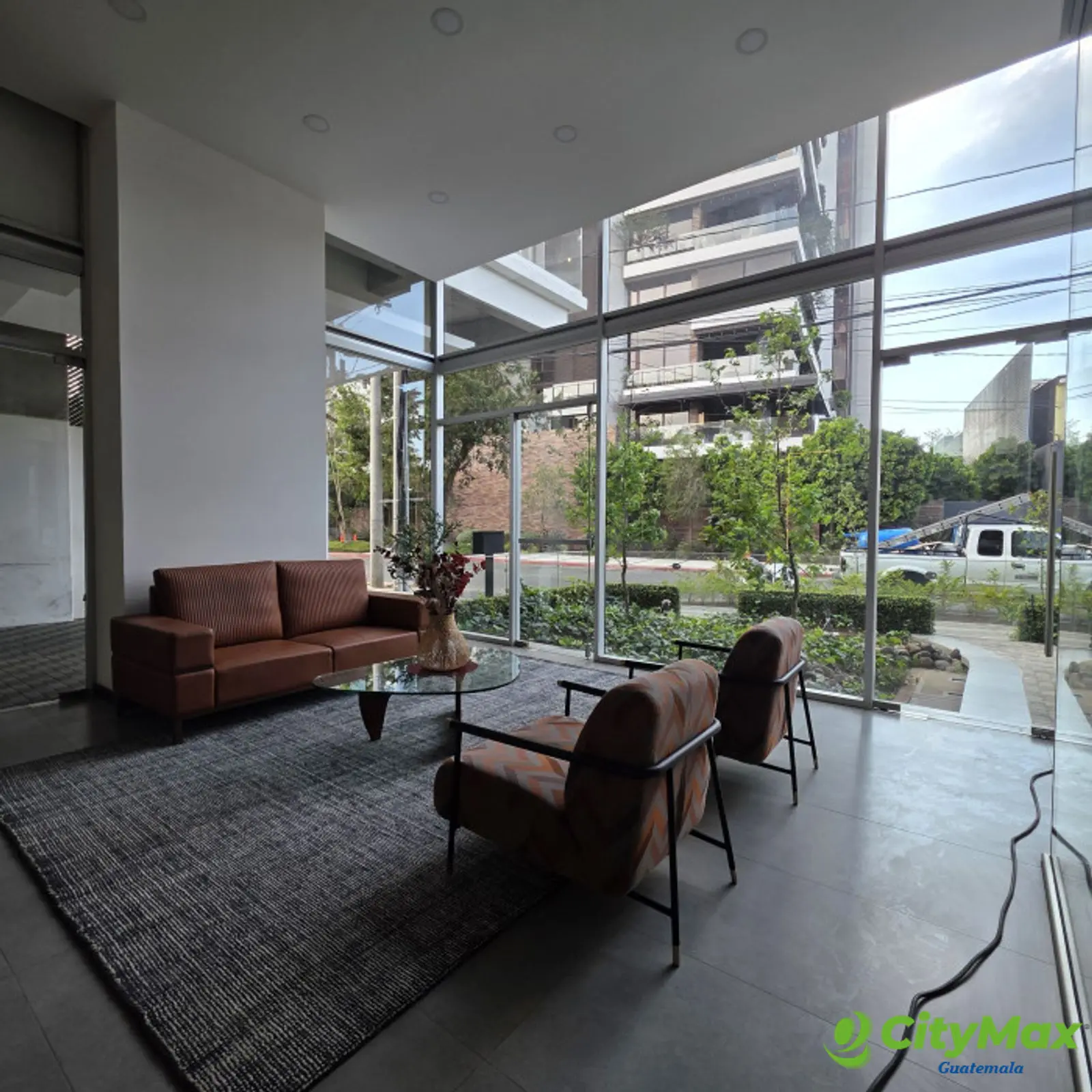 Apartamento 3 Dormitorios en Venta Zona 15 Nivel Alto - foto 2