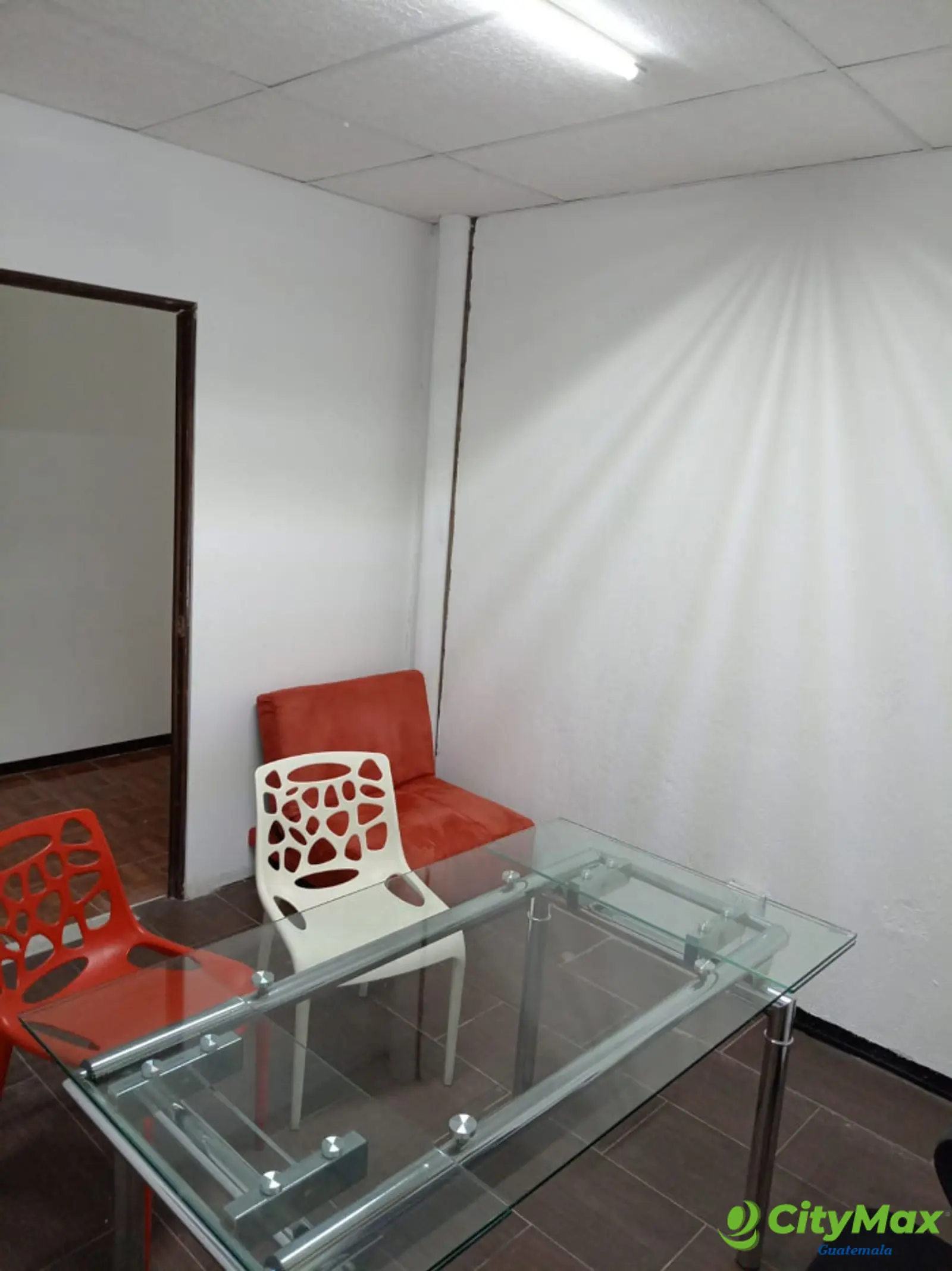 Oficinas en renta zona 10 Boulevard Los proceres - foto 2