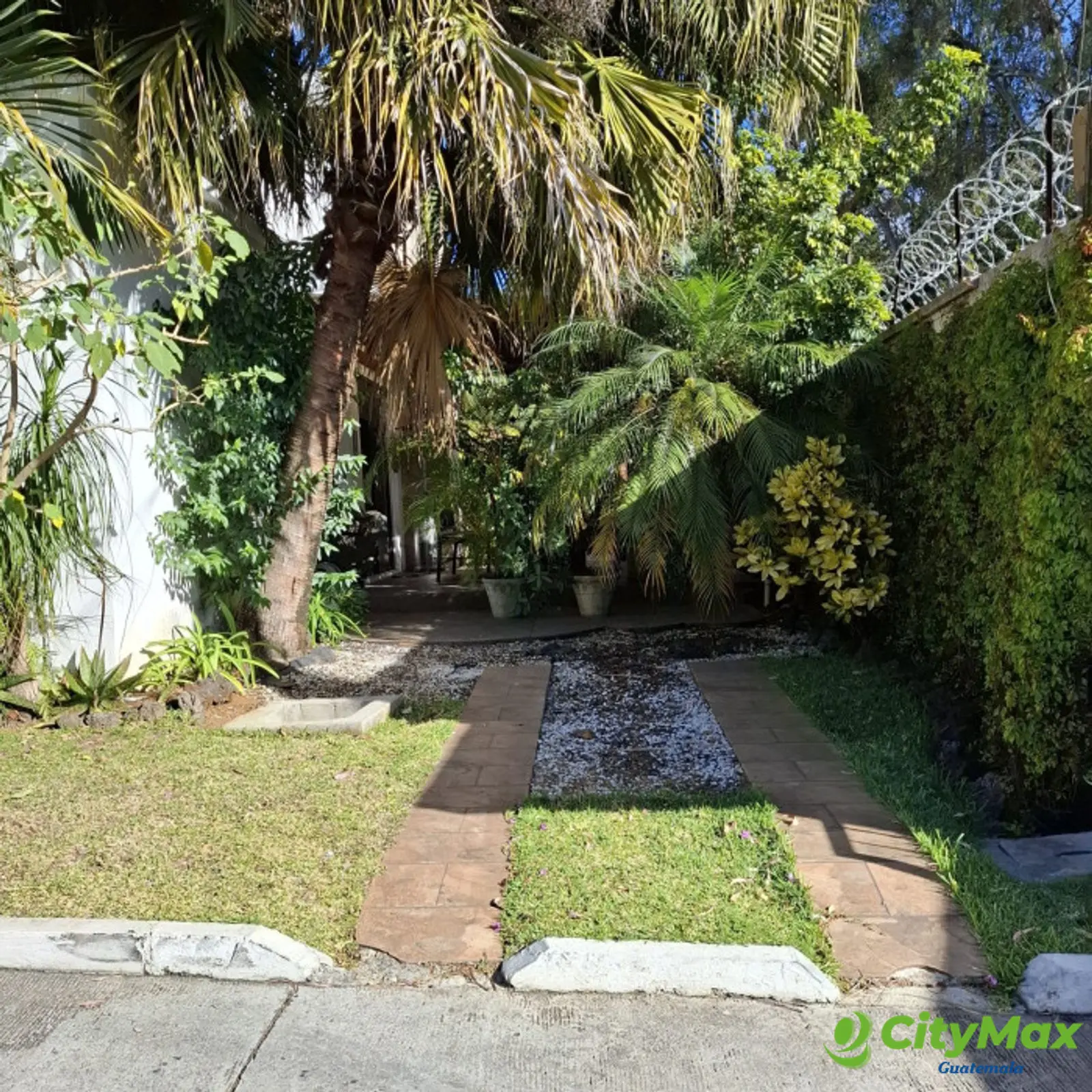 Casa Amueblada en Venta o Renta Bulevar San Cristóbal - foto 2