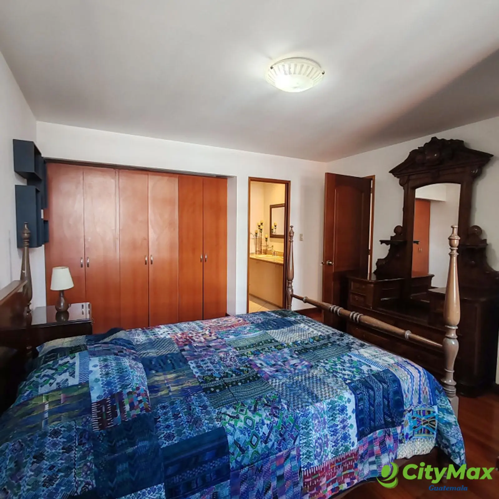 En Alquiler Apartamento Amueblado con 273m2 en Zona 14 - foto 9