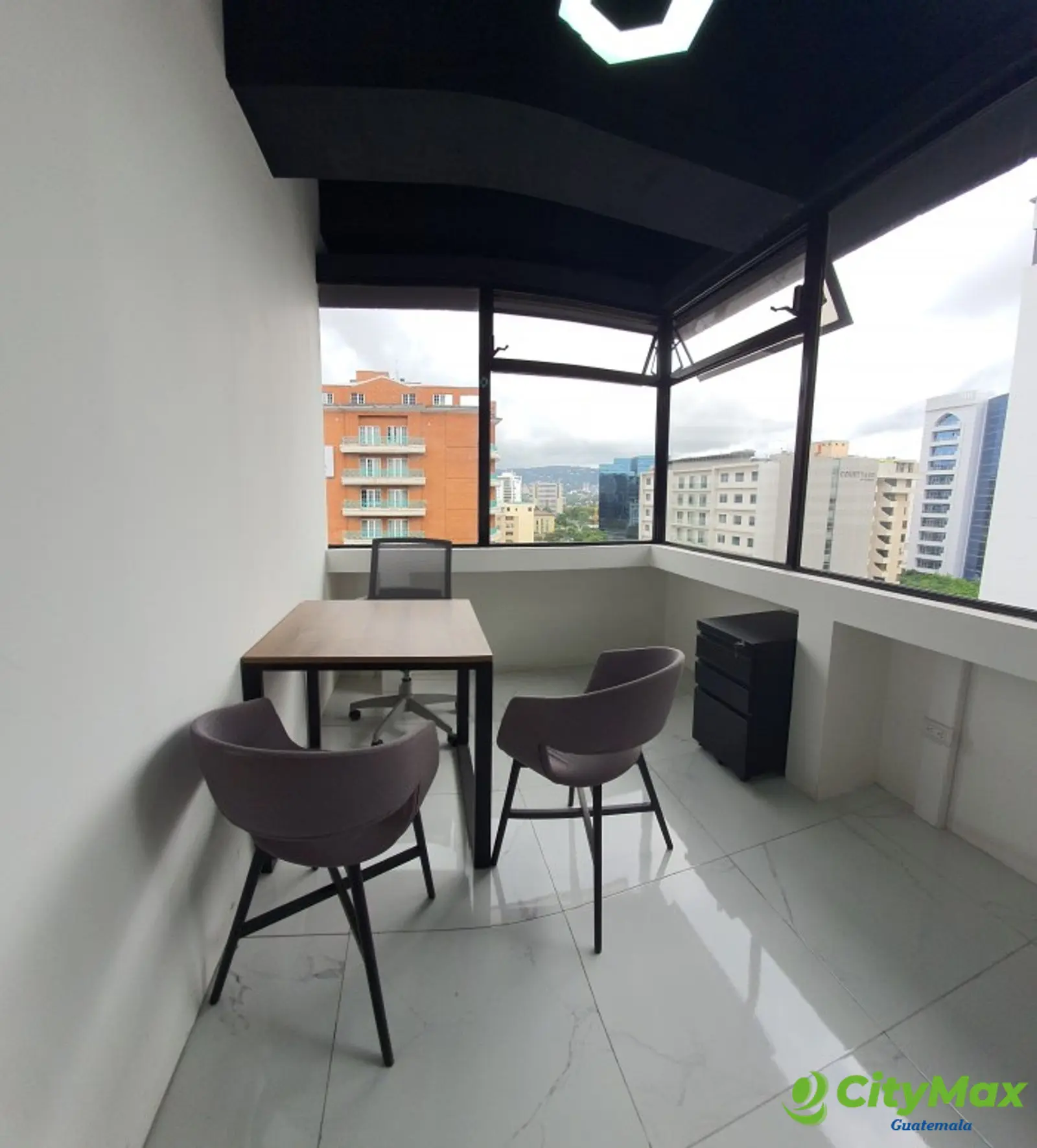 Oficinas en Avenida Reforma Zona 10 - foto 3