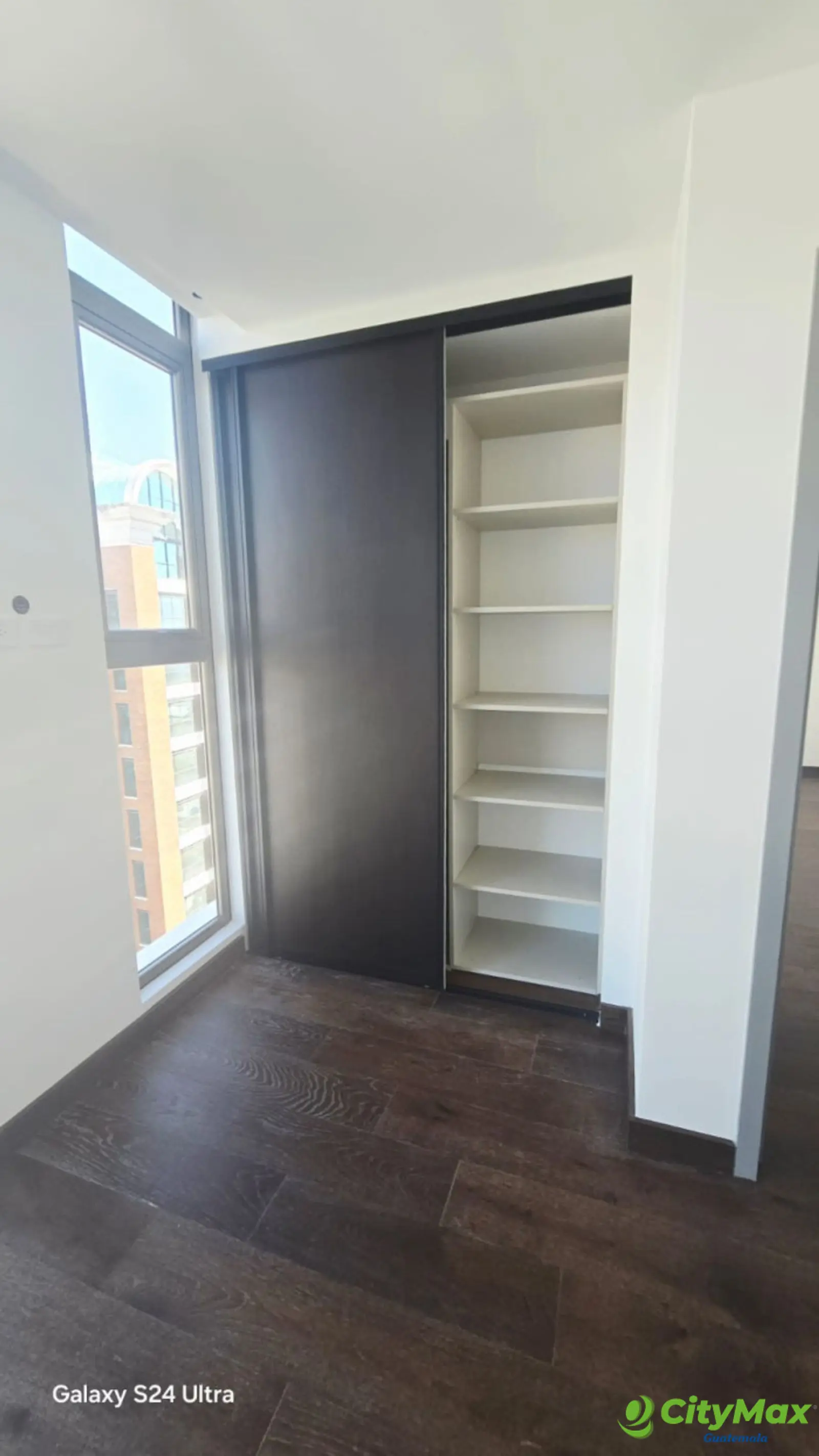Apartamento en Renta en Zona 10 Ciudad de Guatemala. - foto 4