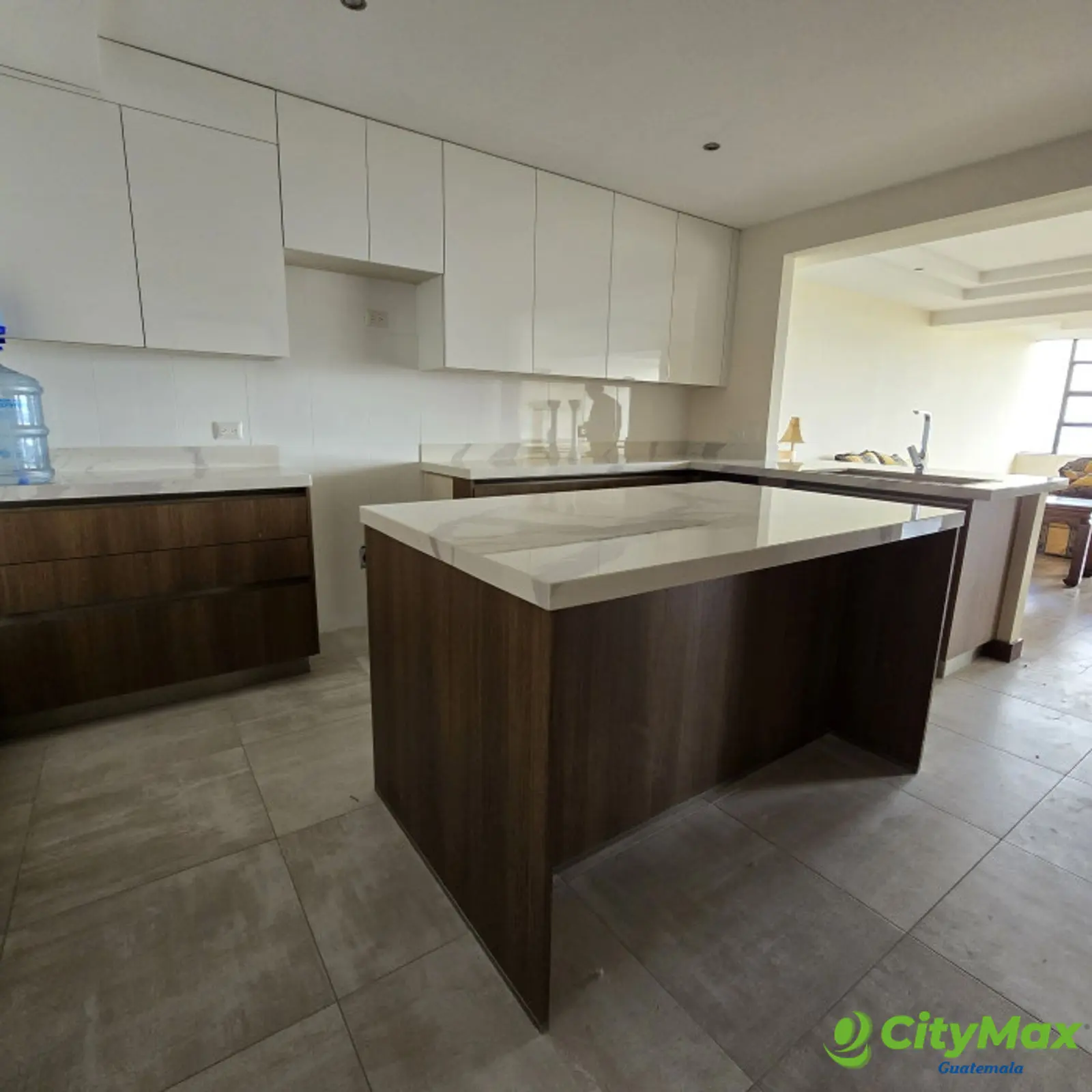 En Venta Apartamento en Zona 10 cercano a Oackland Z 10 - foto 4