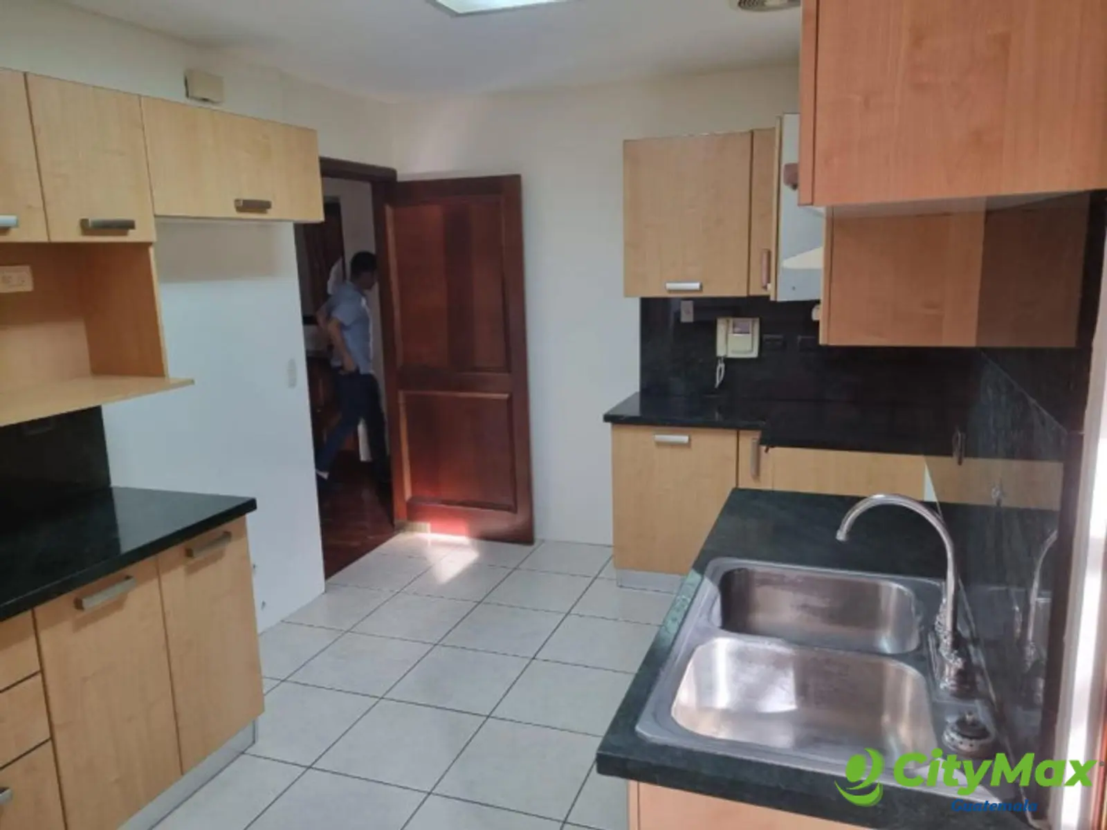 Apartamento En Renta en Zona 10 Altos De Santa Clara - foto 3