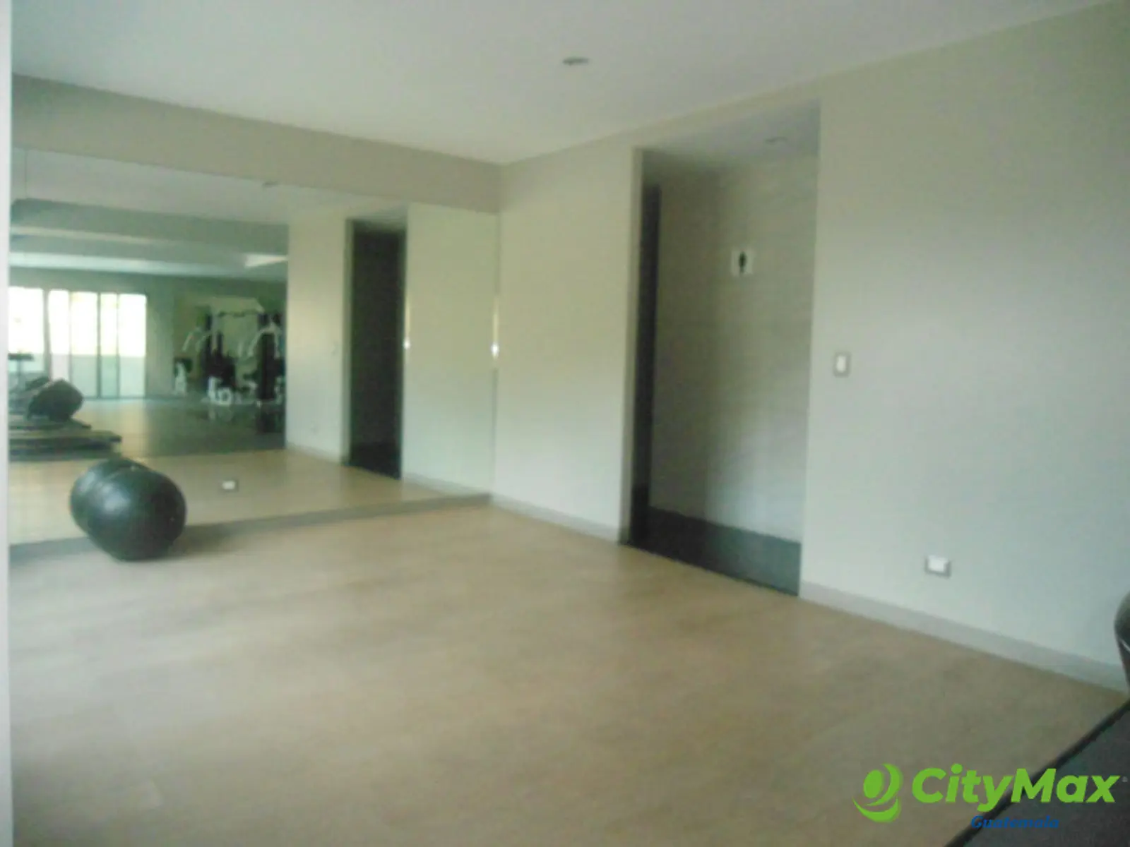 En renta apartamento en Ladera de Florencia zona 10 - foto 8