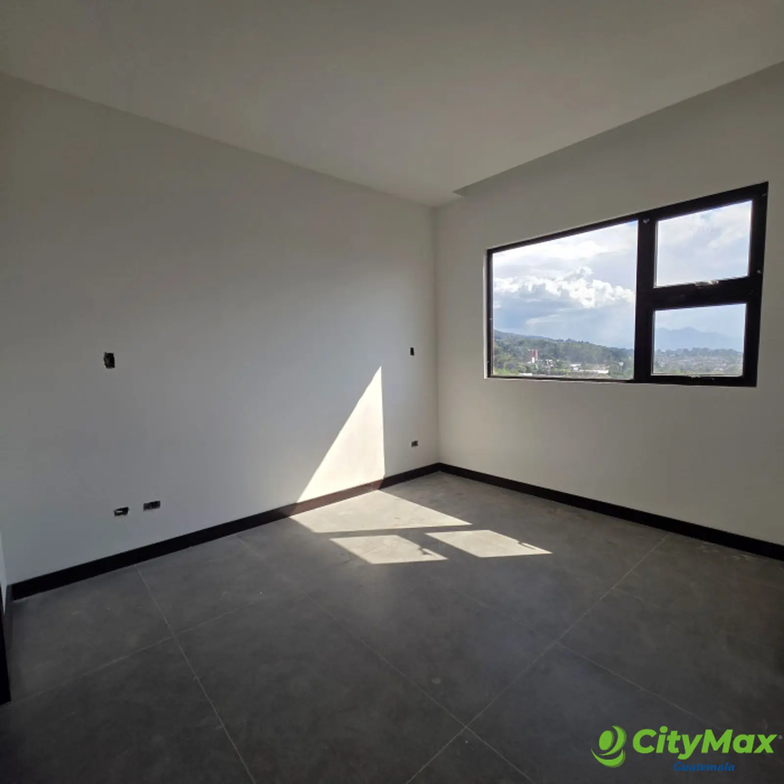 Apartamento 3 Dormitorios en Venta Zona 15 Nivel Alto - foto 6