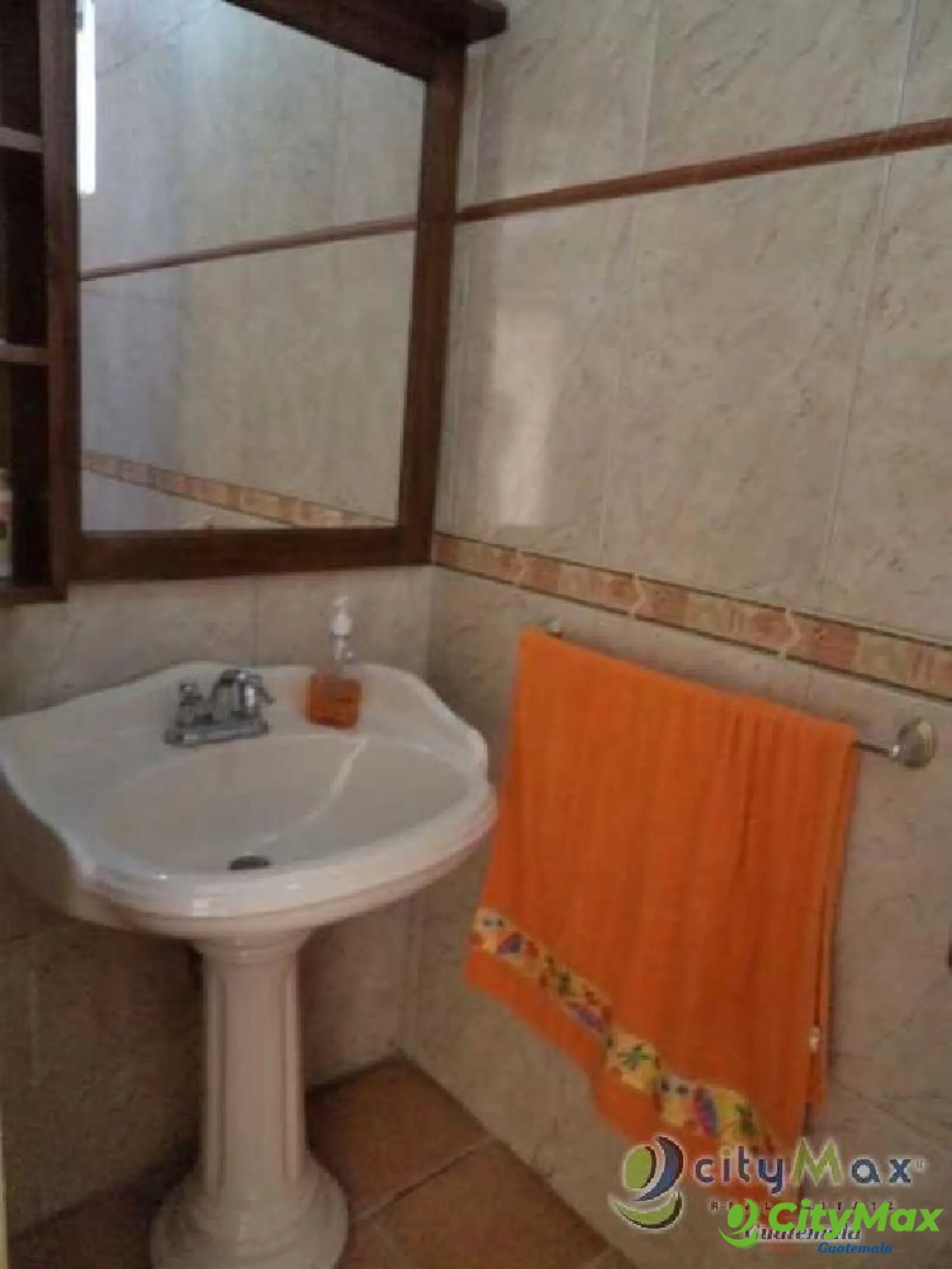 Casa en Venta Las Hojarascas Final Calzada Roosevelt - foto 10