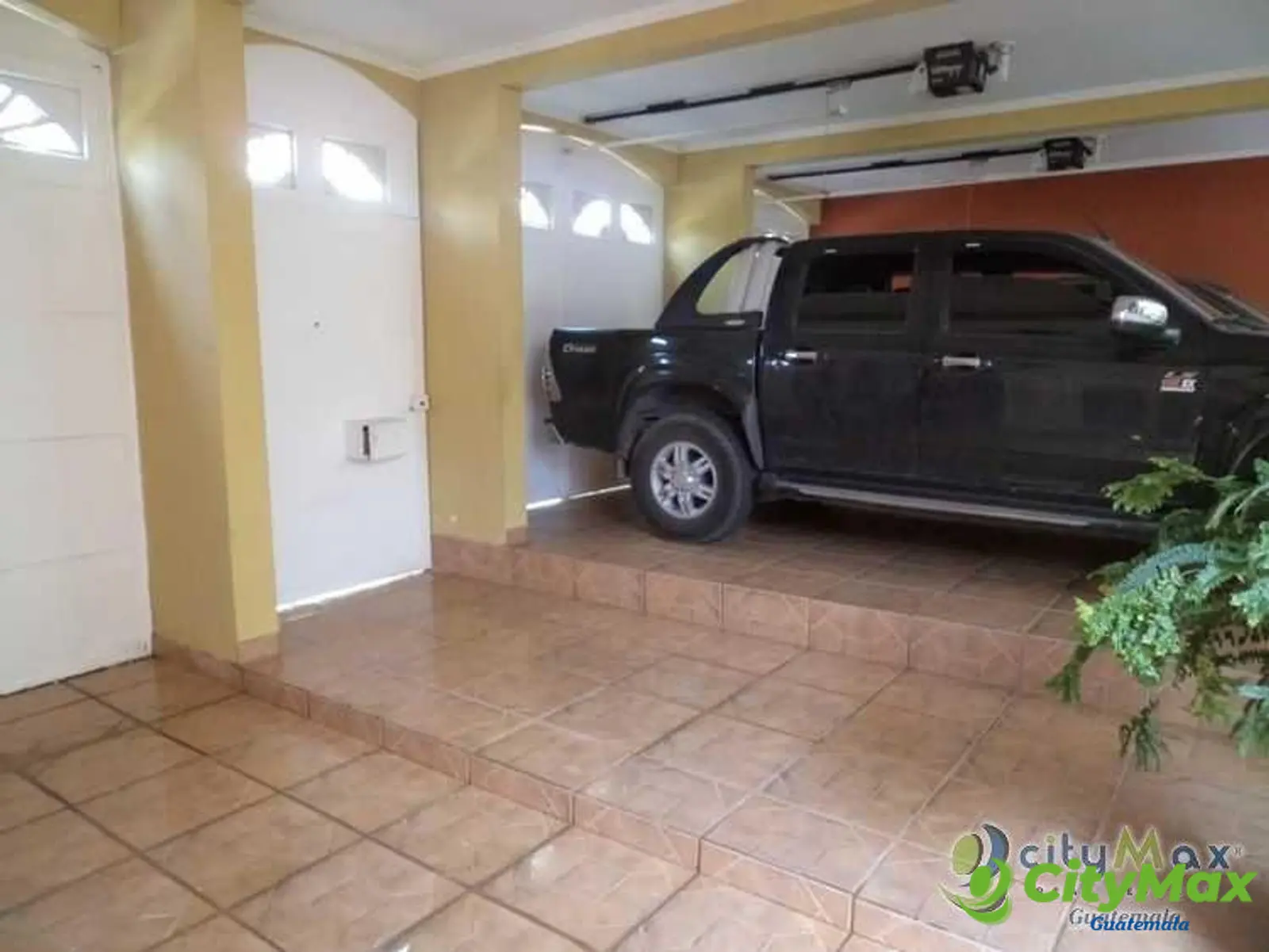 Casa en Venta Las Hojarascas Final Calzada Roosevelt - foto 6