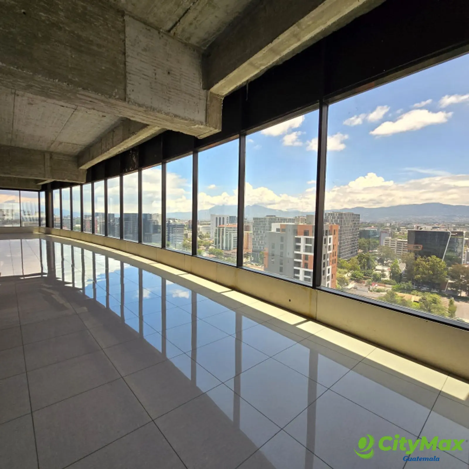 En venta oficinas en Zona 10 Diagonal 6 Guatemala - foto 5