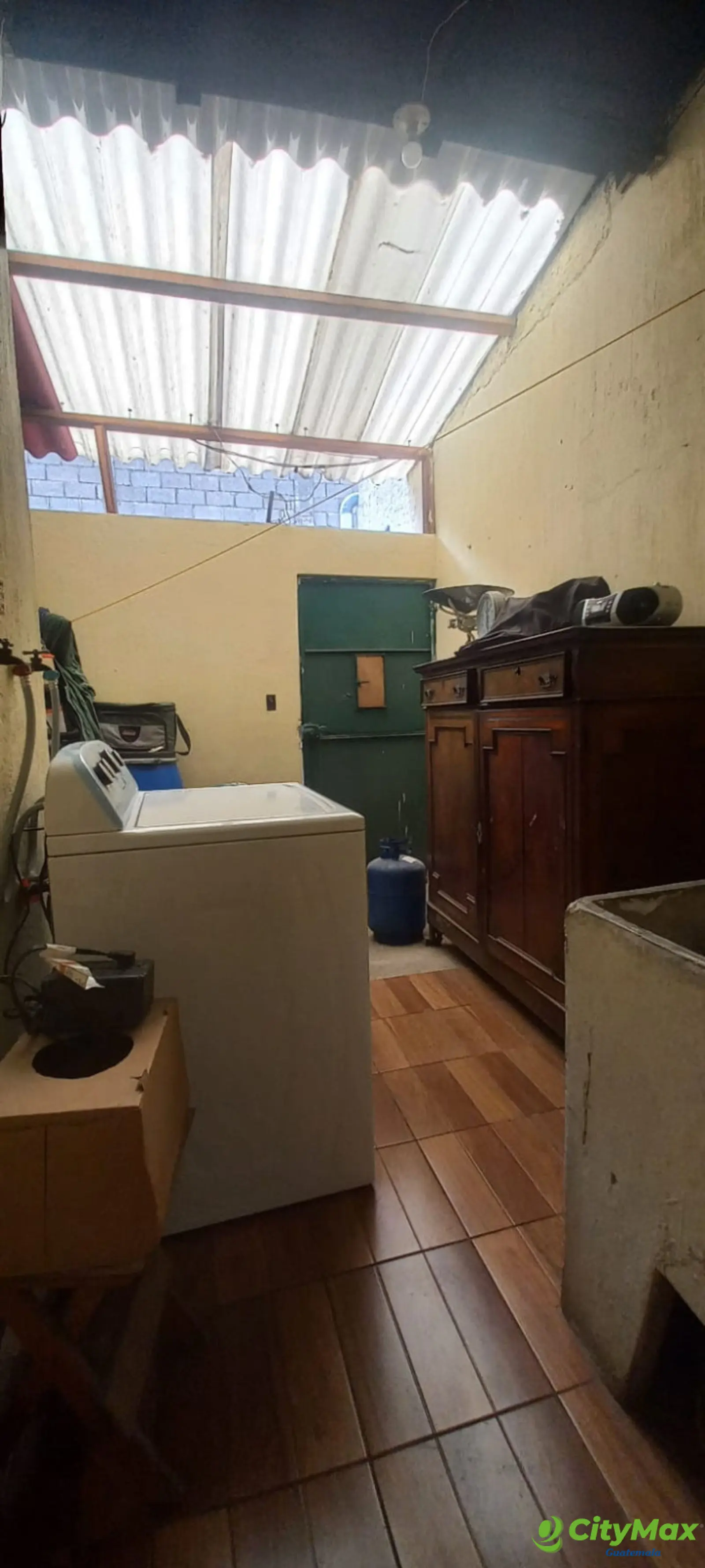 Casa con bodega en venta en zona 2 de Mixco Alvarado - foto 9