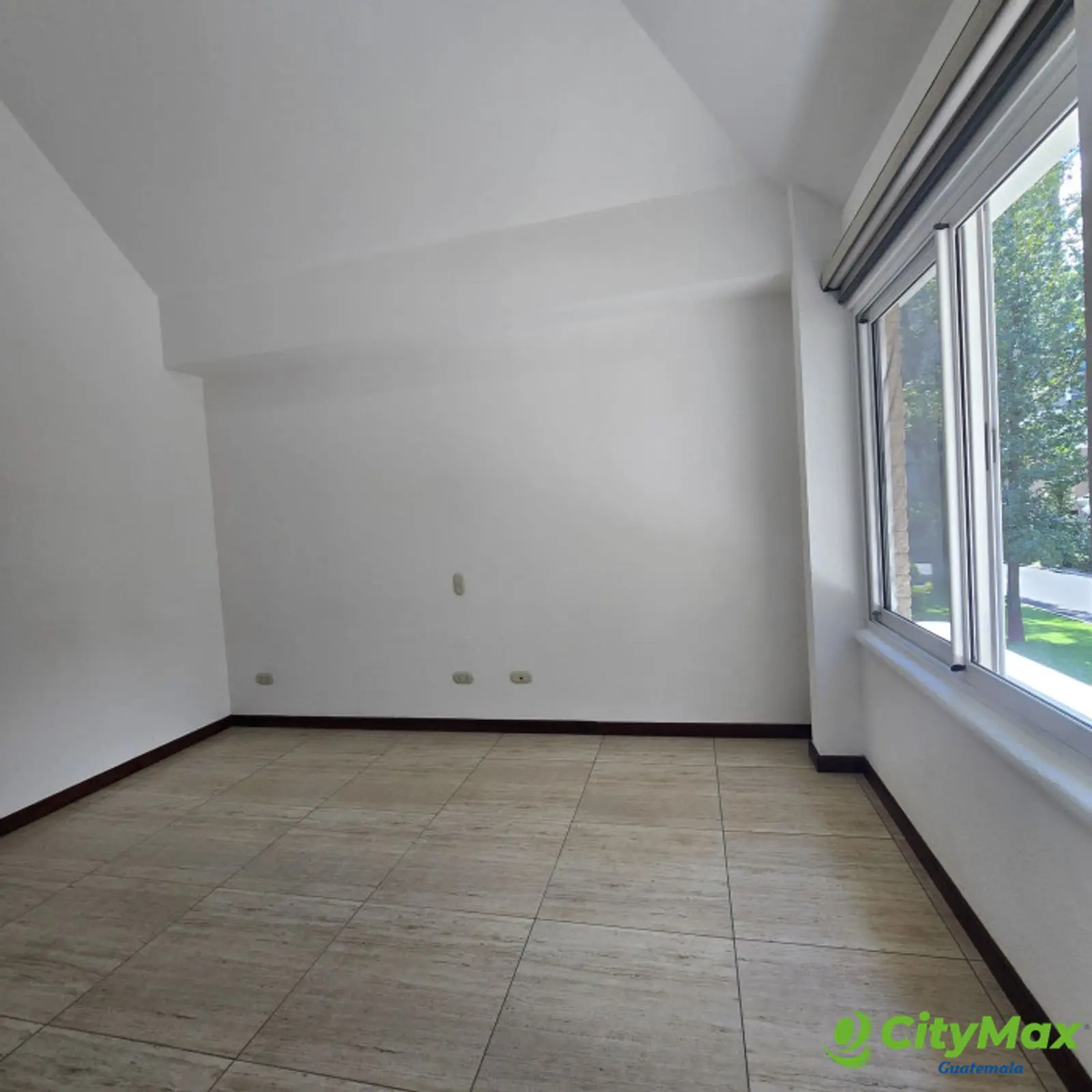 Alquiler hermosa casa en condominio en zona 10 - foto 17