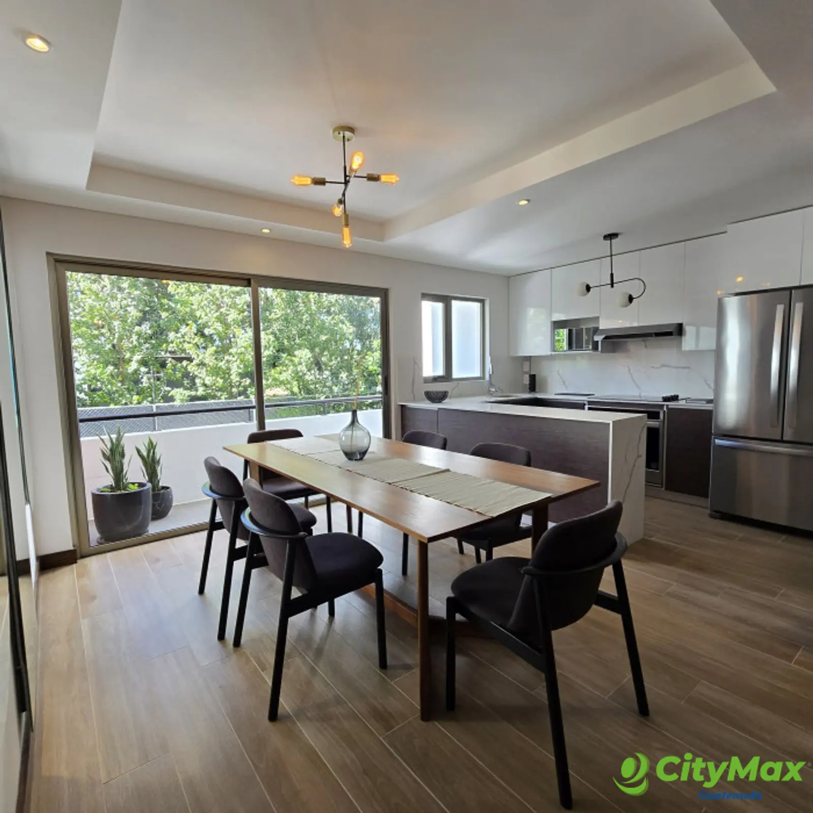 Apartamento con habitación servicio en Venta Zona 14 - foto 14